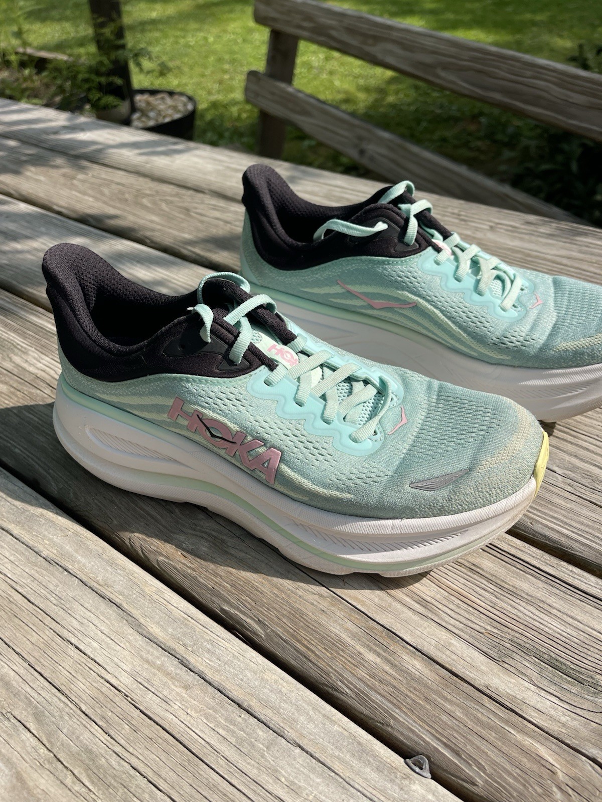 HOKA One One Bondi 9 Women’s Running Shoe in Size 10.5B Blue/Mint