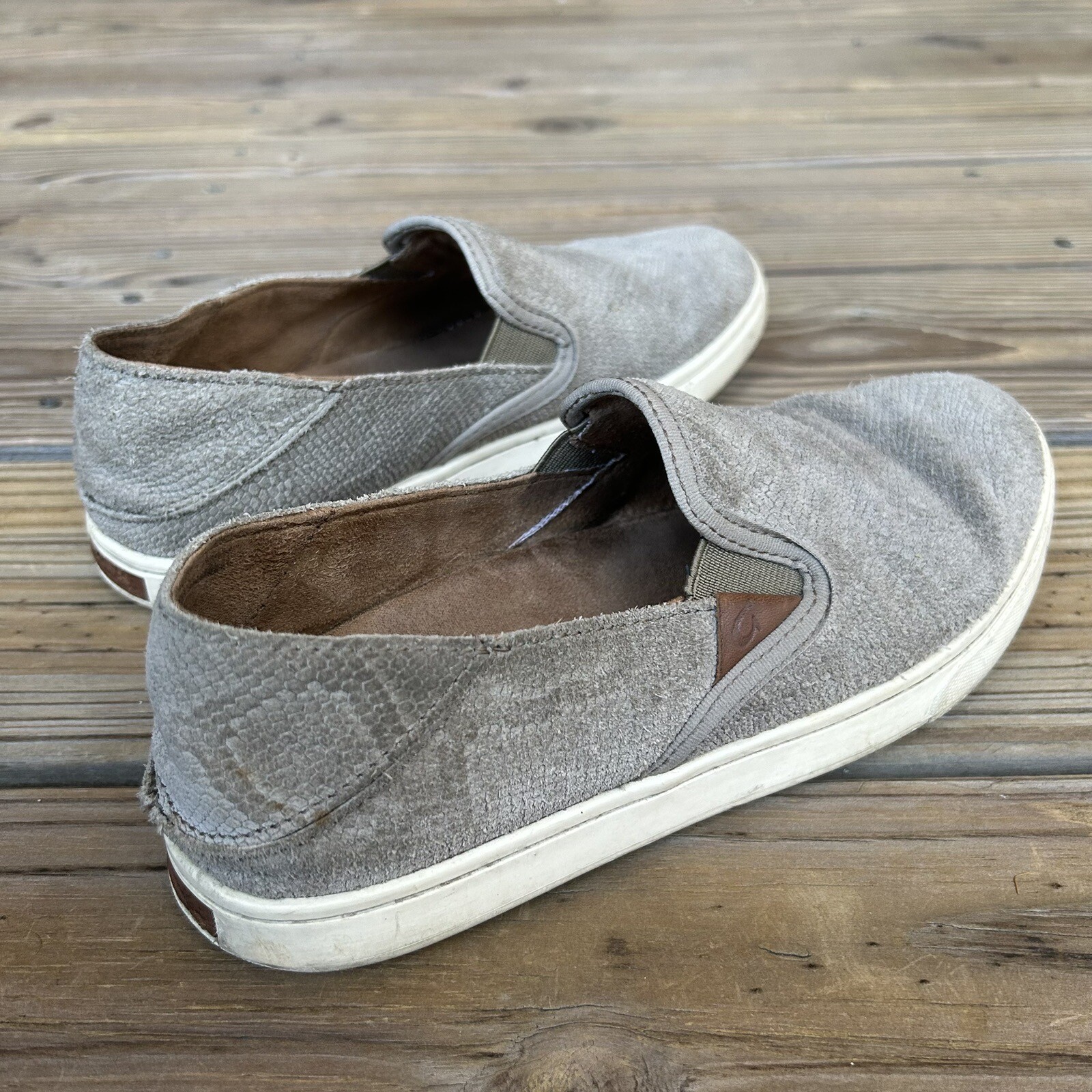 Olukai Pehuea Embossed Snake Print Light Gray Leather Slip On Shoes US Women’s 6