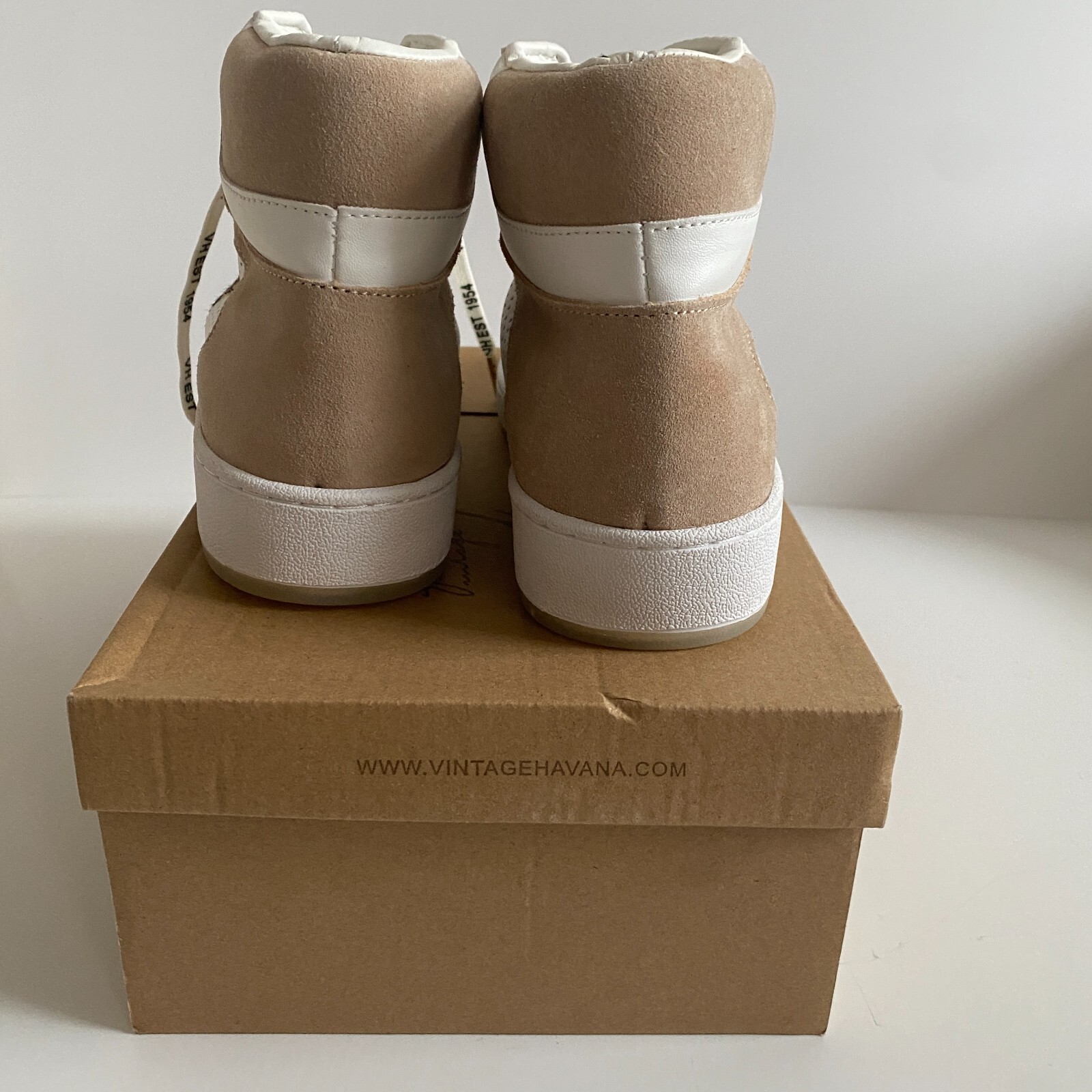NWT Vintage Havana Layup Tan Matt Glitter Multi High Top Sneakers Size 6 Fall
