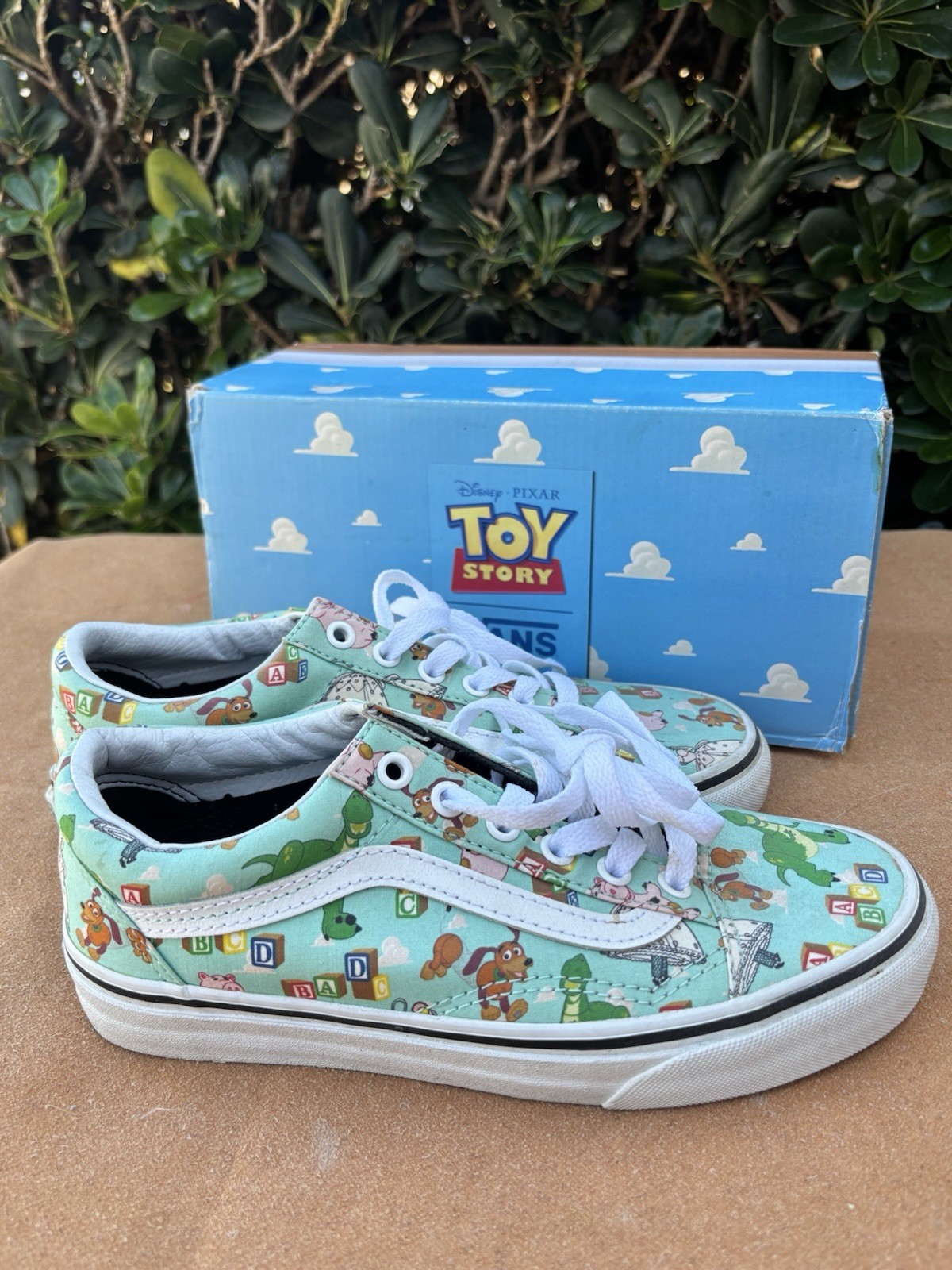 Toy Story Old School Andy’s Toys Vans W 6.5 M 5