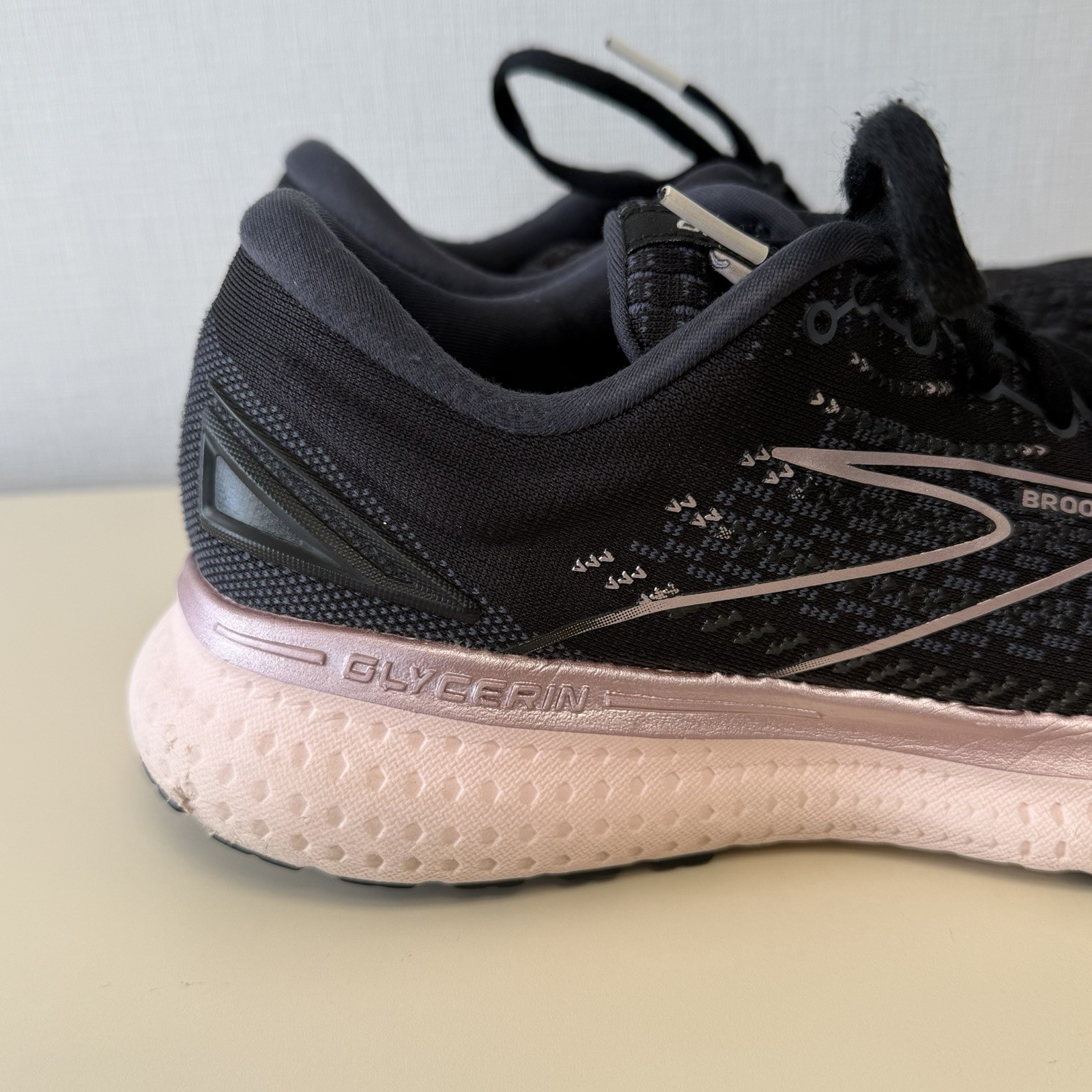 Brooks Glycerin GTS 19 Running Shoes Women’s 8.5 B Cushioned Trainer Black Pink