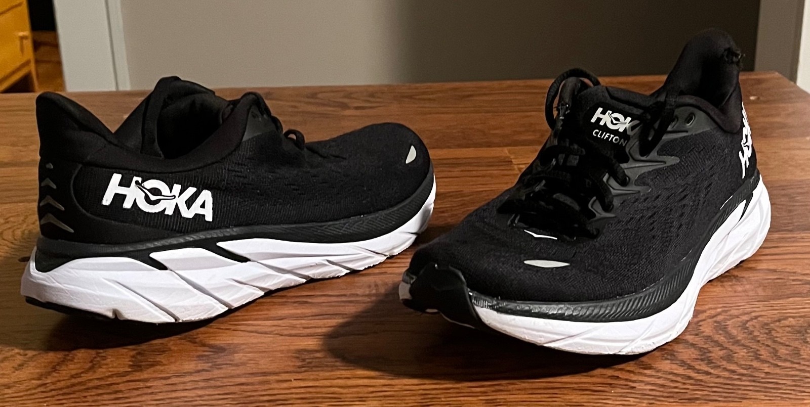 Hoka One One Clifton 8 Black Running Shoes Size 6.5B Women