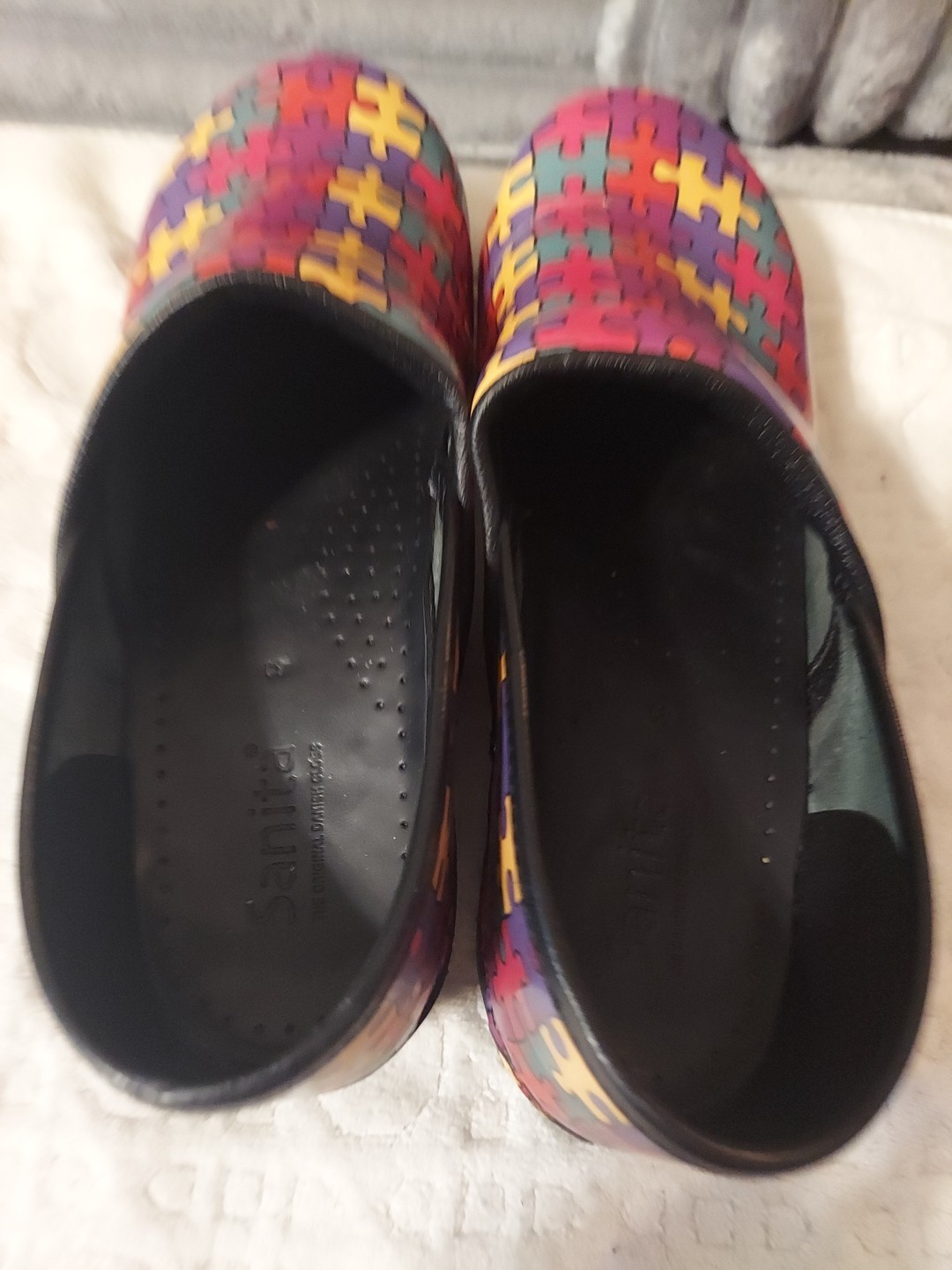 Sanita Women’s Puzzle Pattern professional clogs Size 10 (See Photos)