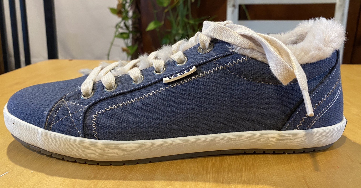 Taos Star Washed Blue Canvas Low Top Sneaker Flats Women’s US 8.5W