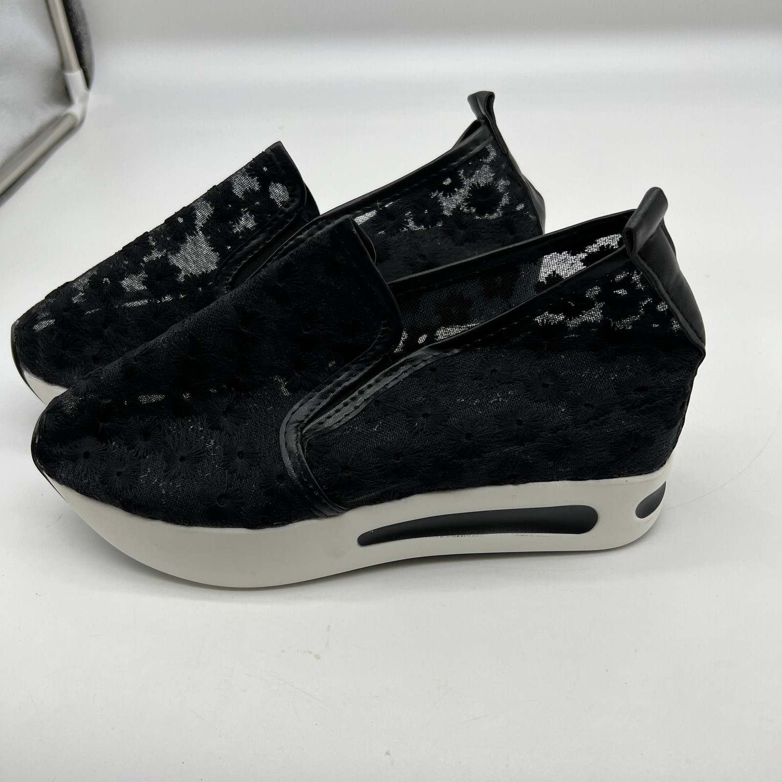 Fashion Sneakers Embroidery Floral Mesh Air Lace Slip On Black Size 8US /39CN
