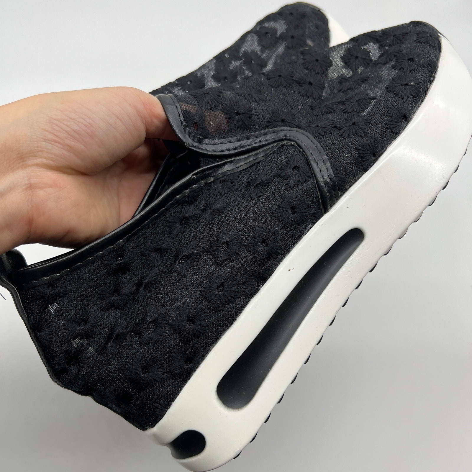Fashion Sneakers Embroidery Floral Mesh Air Lace Slip On Black Size 8US /39CN