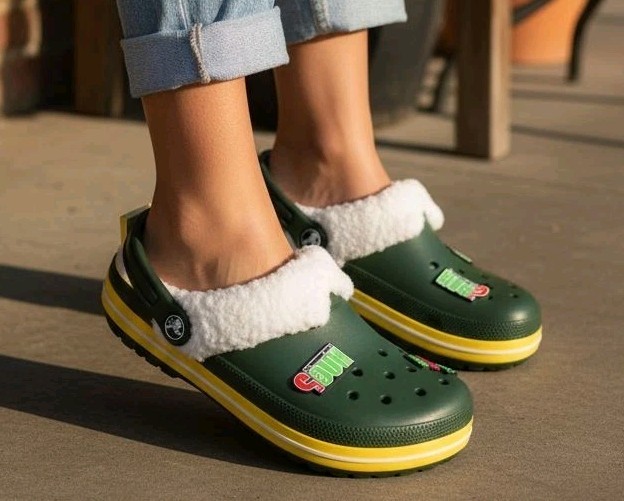 NWT The Elf Movie Will Ferrell Sherpa Clog Men Woman Holiday Slipper SZ M5 W7