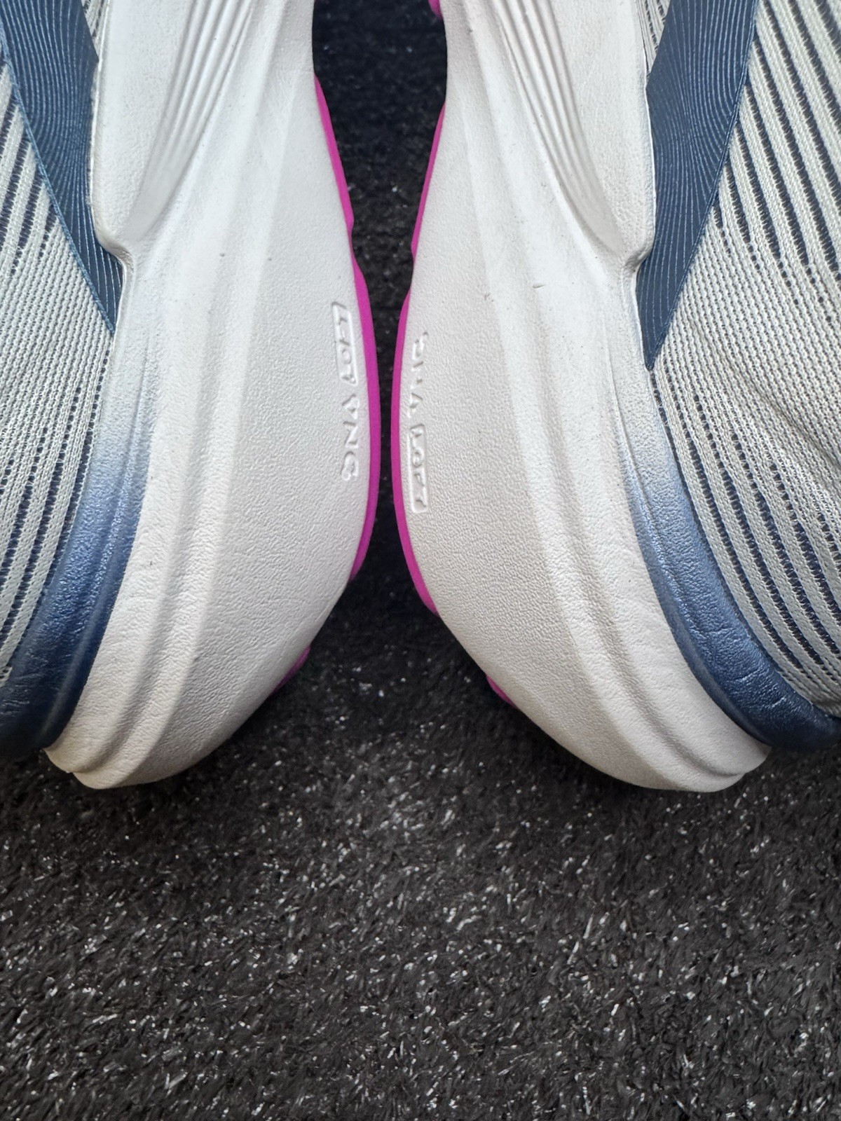 Brooks Revel 8 Women’s Size 8 Running & Walking Shoe White/Moonlight/Pink