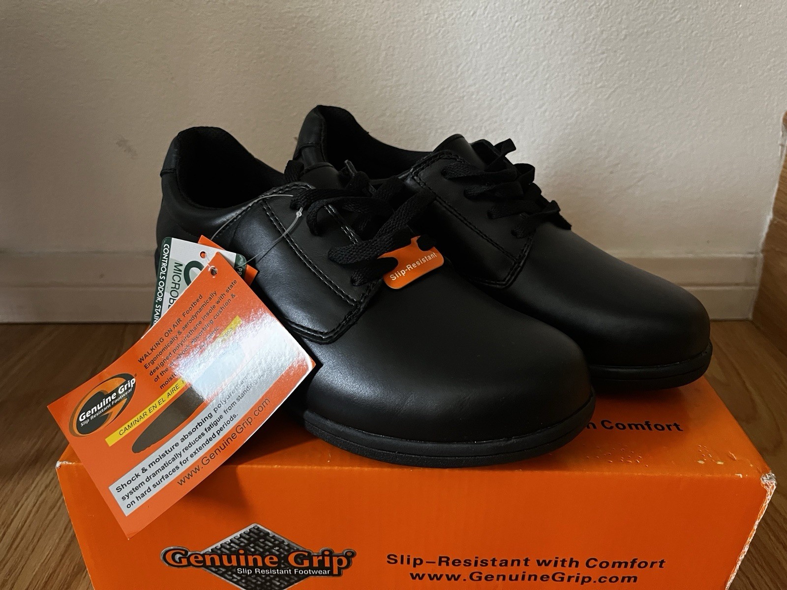 Genuine Grip Slip-Resistant With Comfort 420 Women Black Size 7.5W