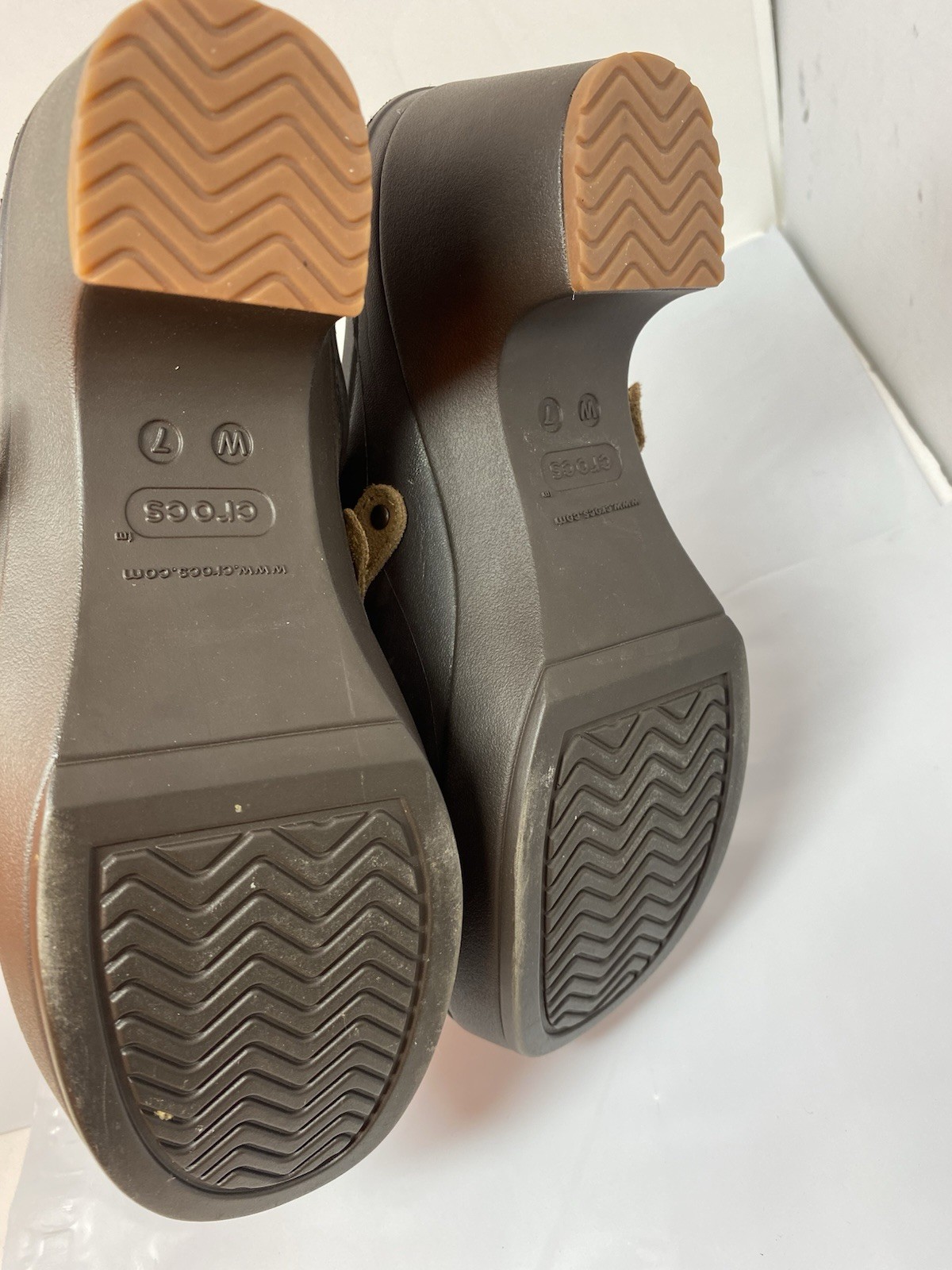 CROCS Sarah Dual Comfort Clogs Women Size 7 Navy Brown Strap 203631
