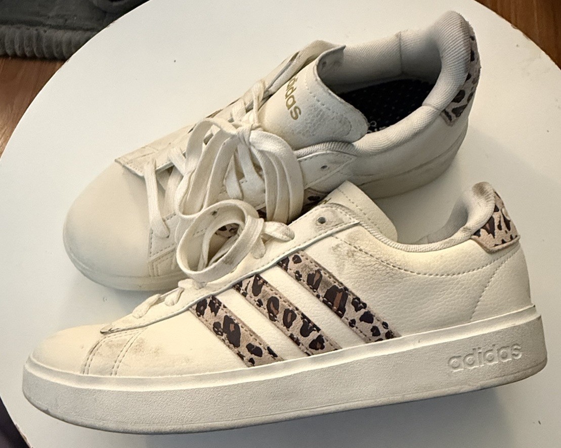 Adidas Women’s Grand Court 2.0 IH7761 Beige Lace-Up Sneaker Cheetah 7.5