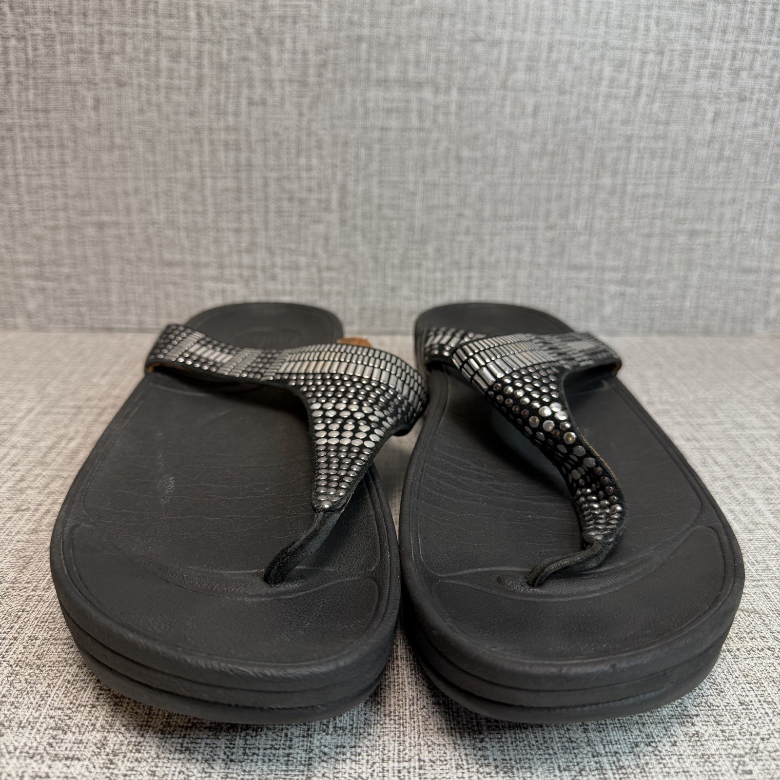 FitFlop Sandals Women’s Size 10 Black Strobe Luxe Flip Flop Thong Rhinestones