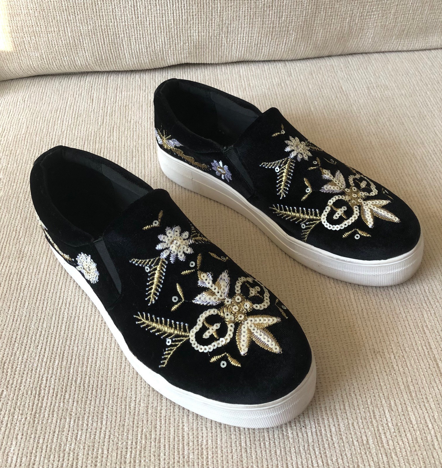 Carlos Santana Avery Black, Gold, and White with Sequins Shoes Size US 9.5 M