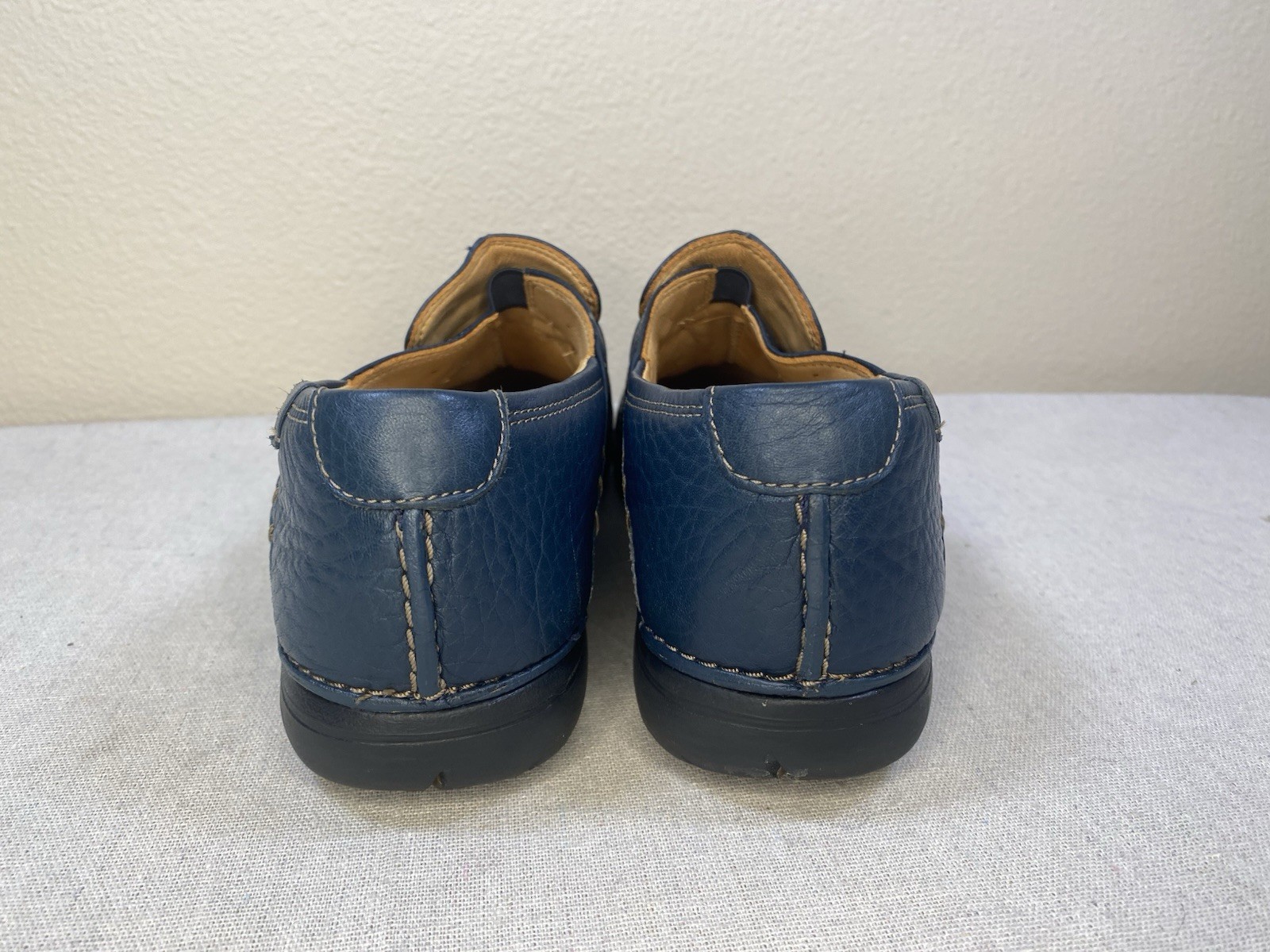 Clarks Unstructured Un.Loop Blue Leather Womens 9 US/40EU Slip-On Comfort Shoes