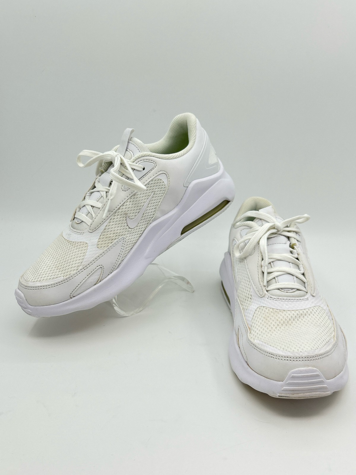 Nike Airmax Bolt Triple White Running Sneakers Size 10 Cushioned Sports Women
