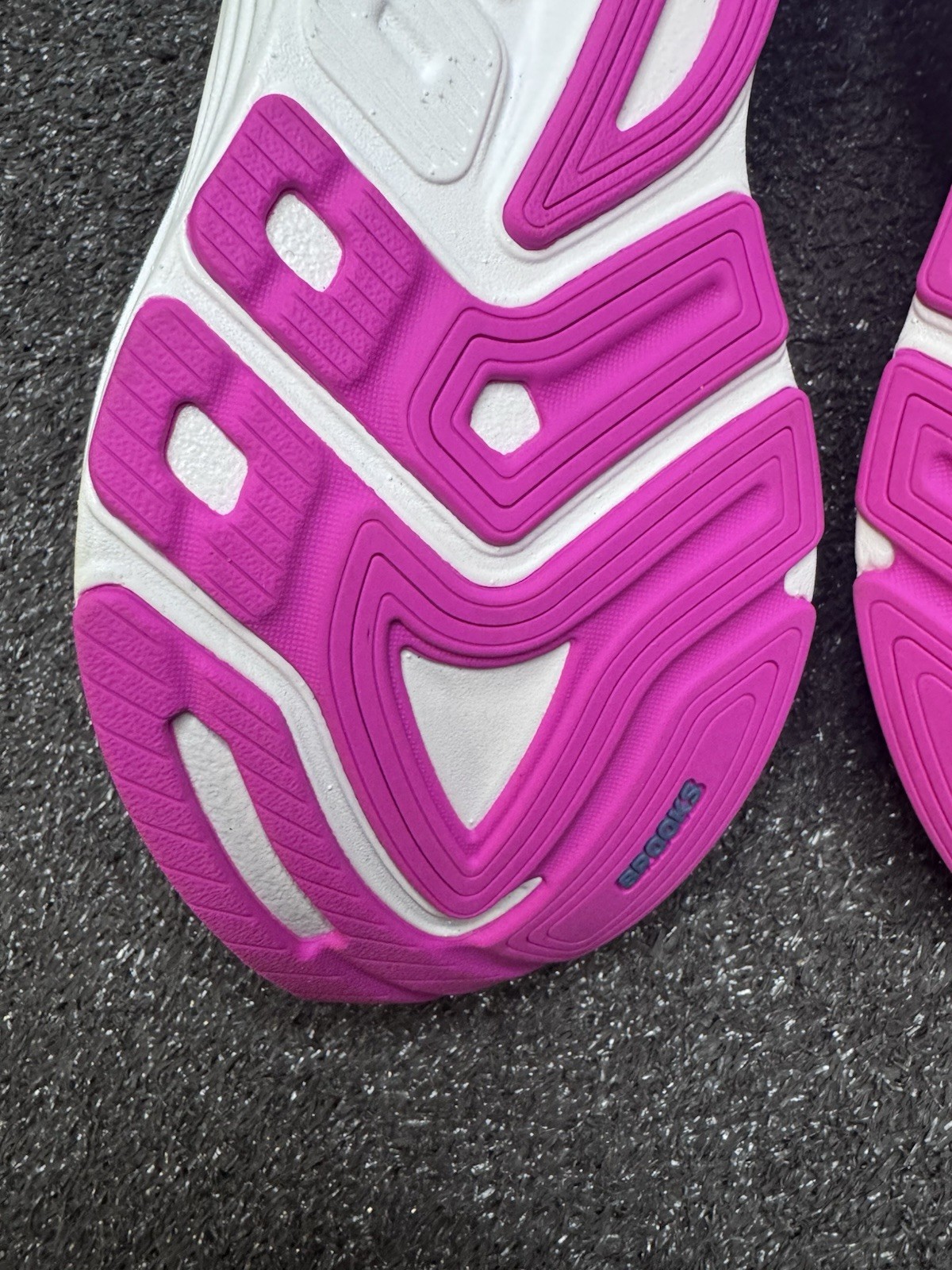Brooks Revel 8 Women’s Size 8 Running & Walking Shoe White/Moonlight/Pink