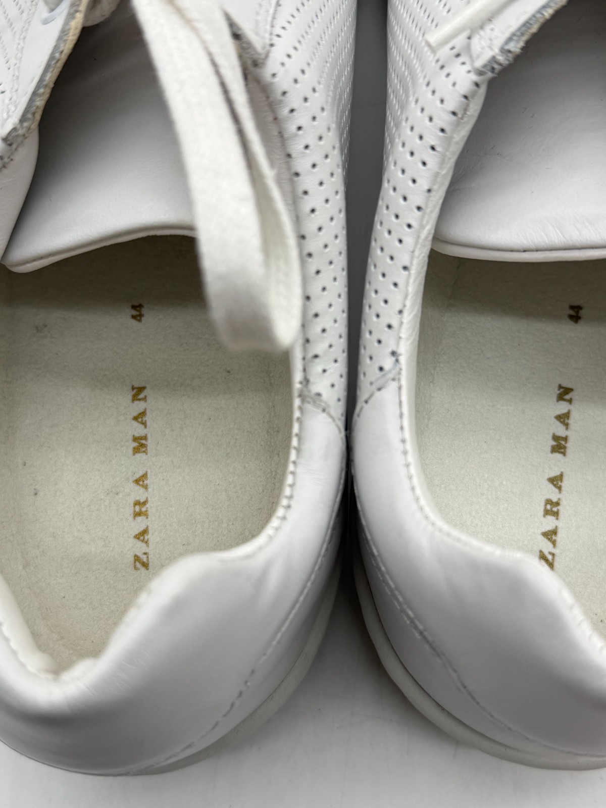 Zara Man White Perforated Leather Low Top Sneakers Size 11 EU 44 NWT Uniforme