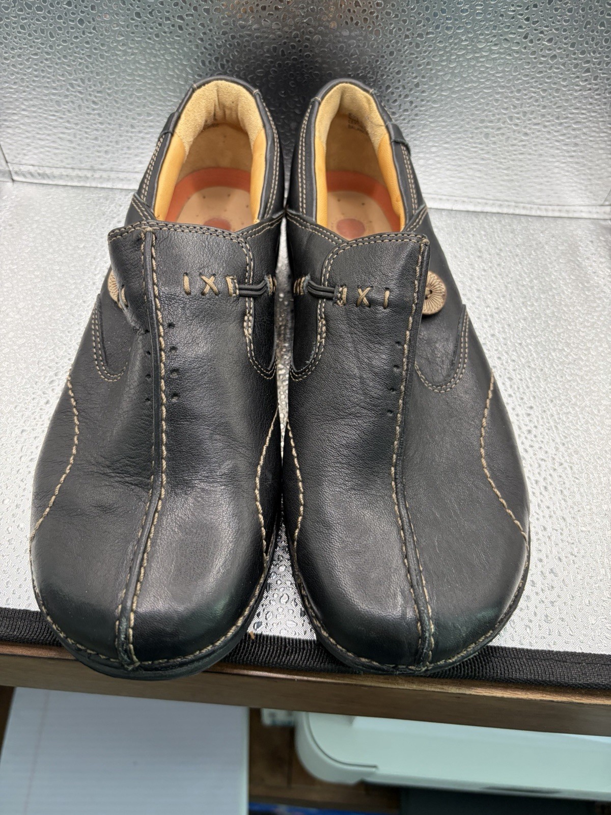 Clarks Un Loop Unstructured Women’s Leather Slip-On Shoes Black Size 8.5