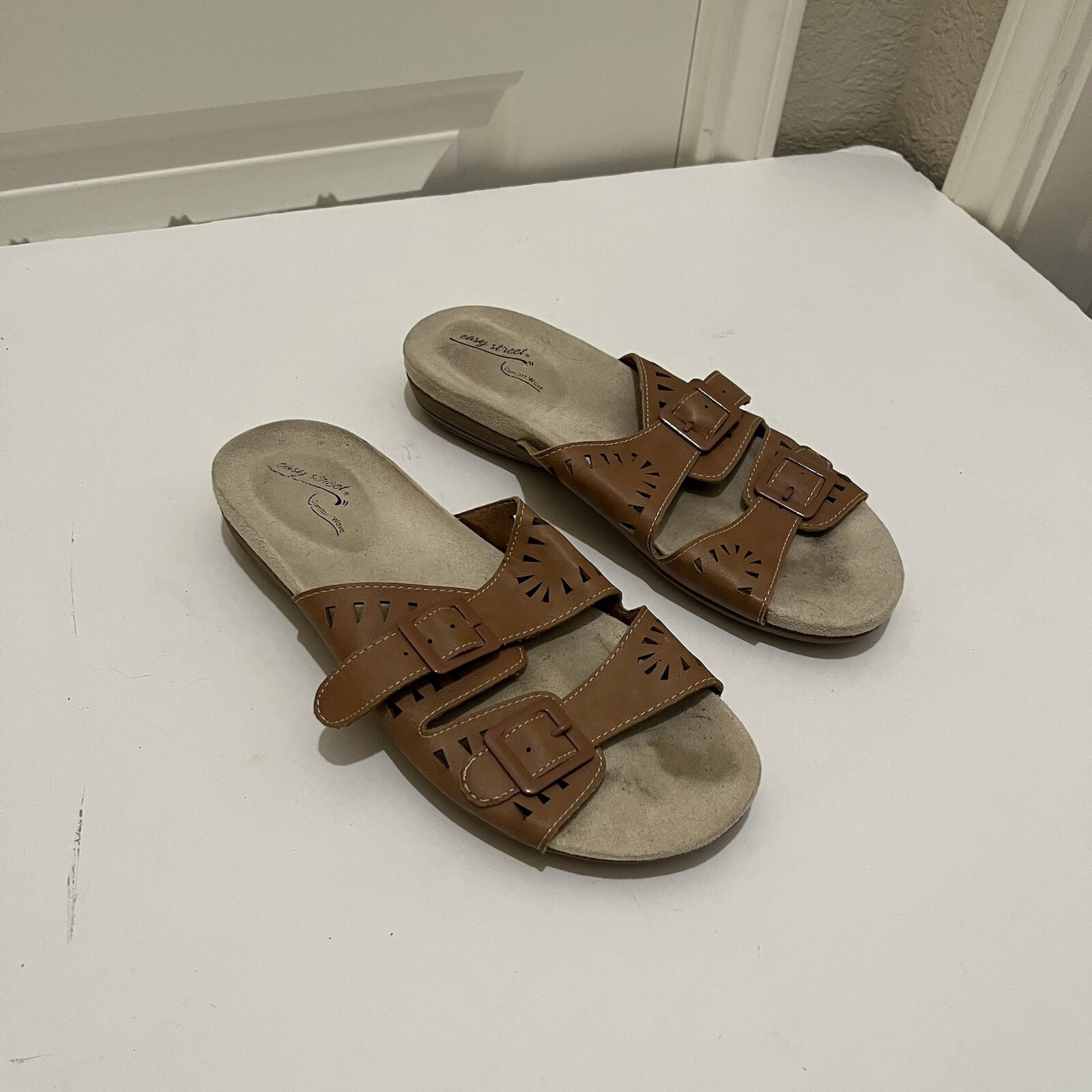 Easy Street Comfort Wave Venus Brown Double Buckle Strap Slip On Sandals Sz 6.5M