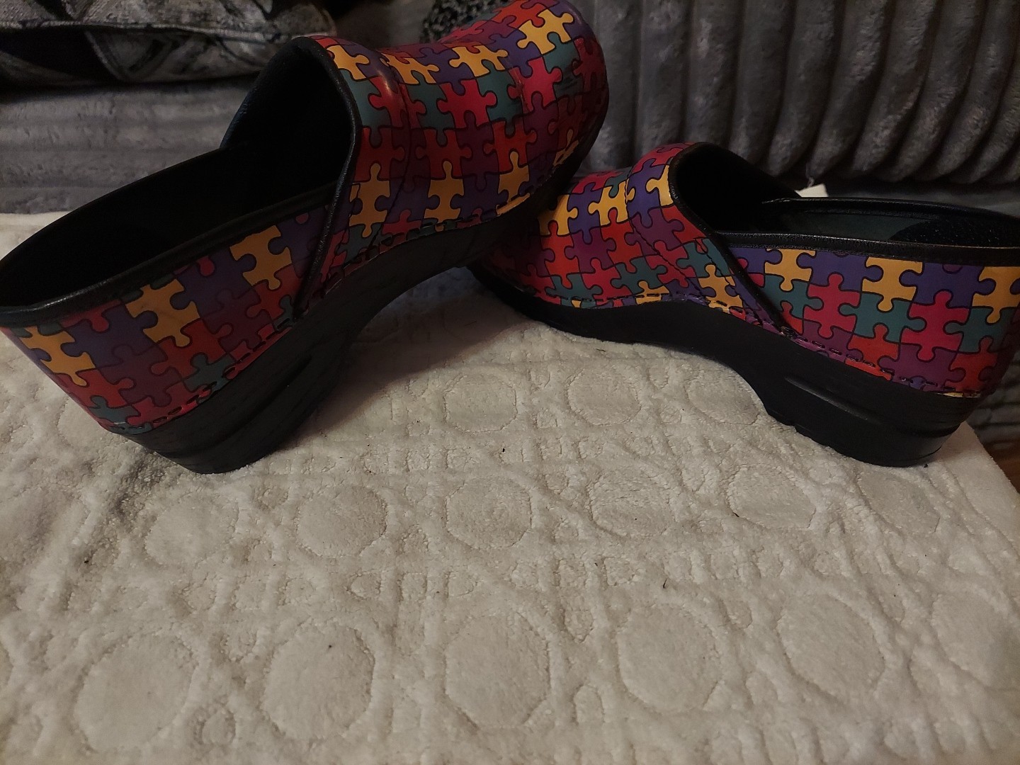 Sanita Women’s Puzzle Pattern professional clogs Size 10 (See Photos)