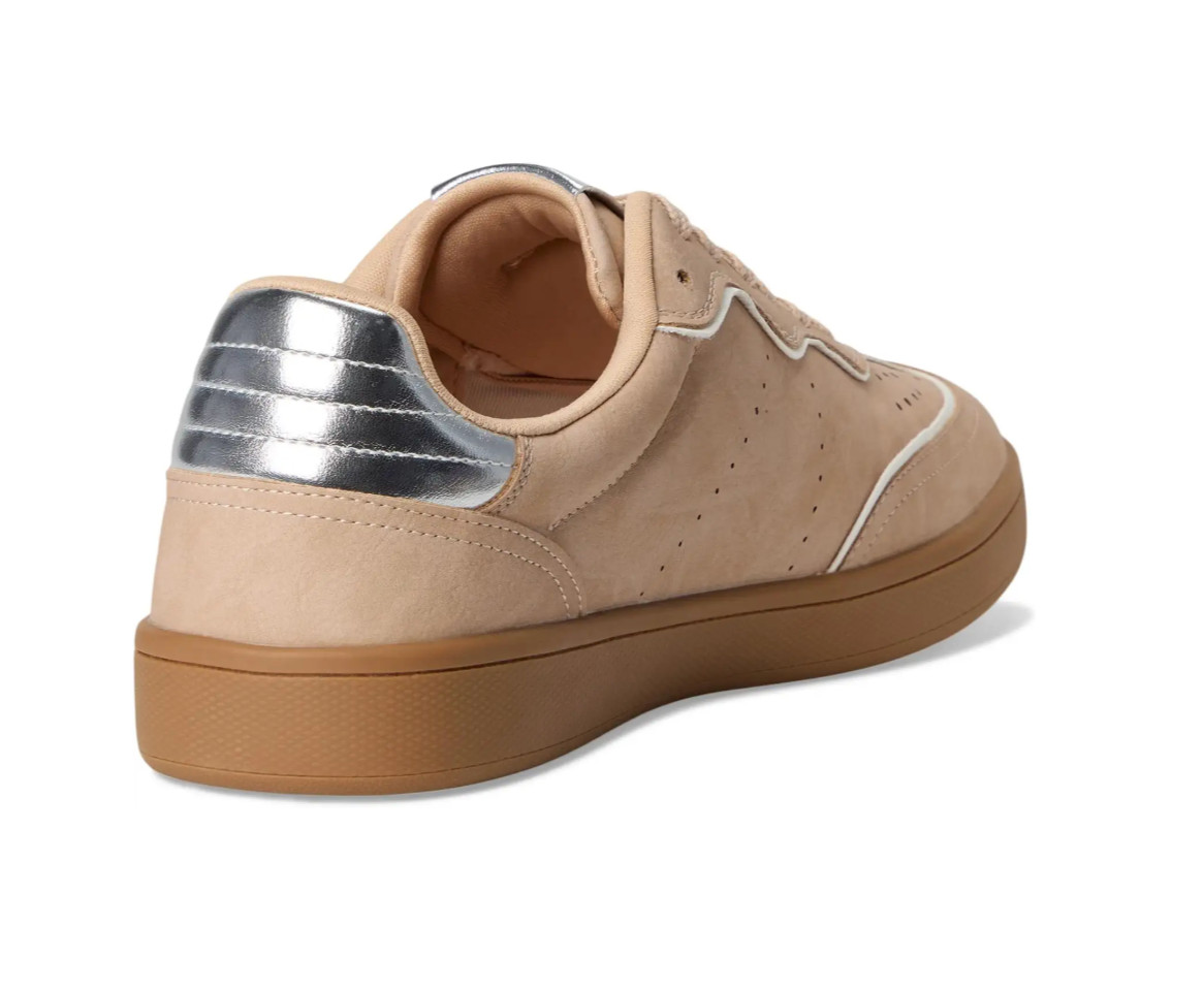DV By Dolce Vita Vanessa Sneaker size 8.5 in Camel Multi w/ Metallic Silver Trim