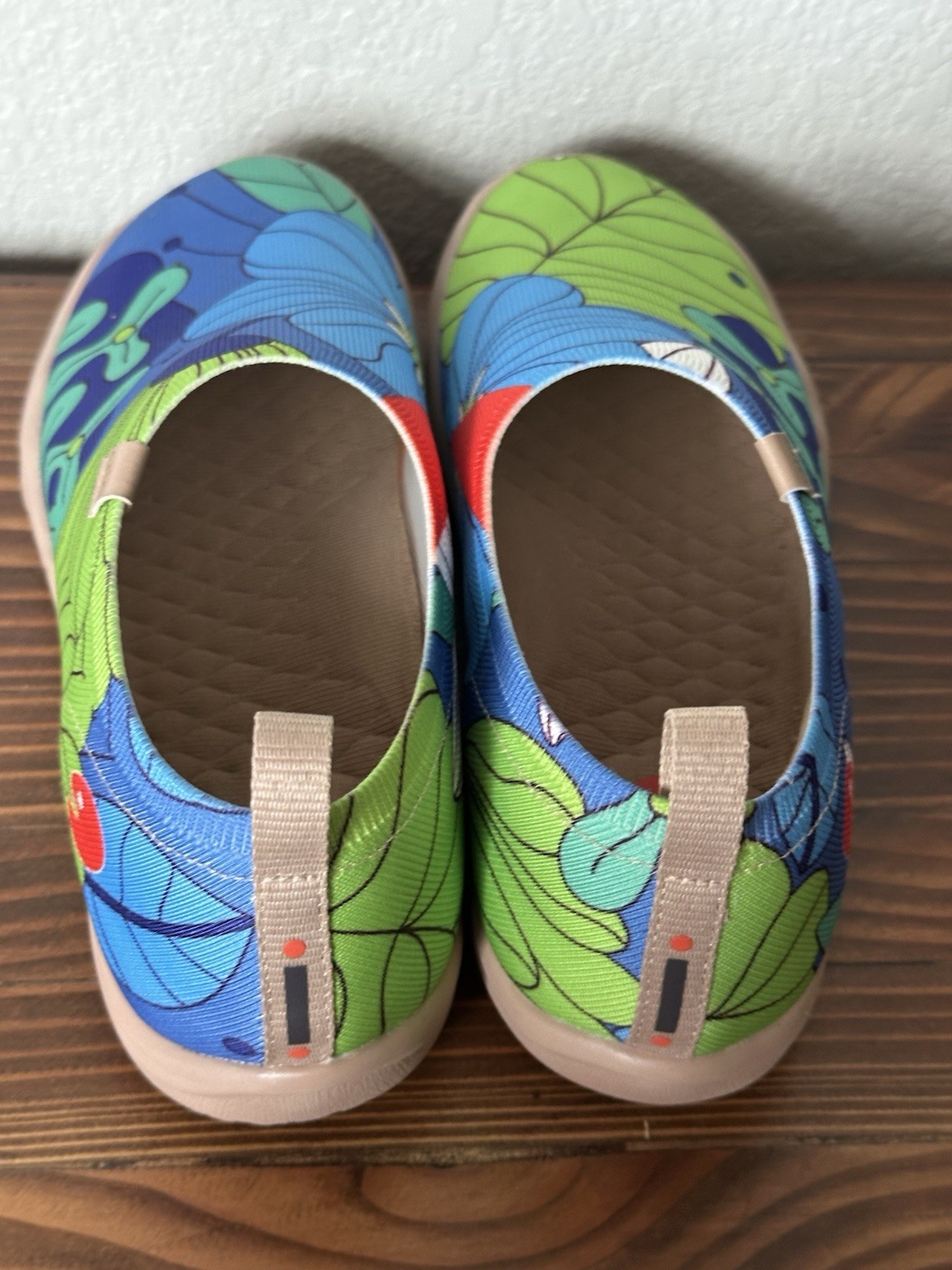 UNI INDIGO FLORAL DREAM TOLEDO A1 WOMEN Sz 7.5 Slip on Casual Traveling Shoes
