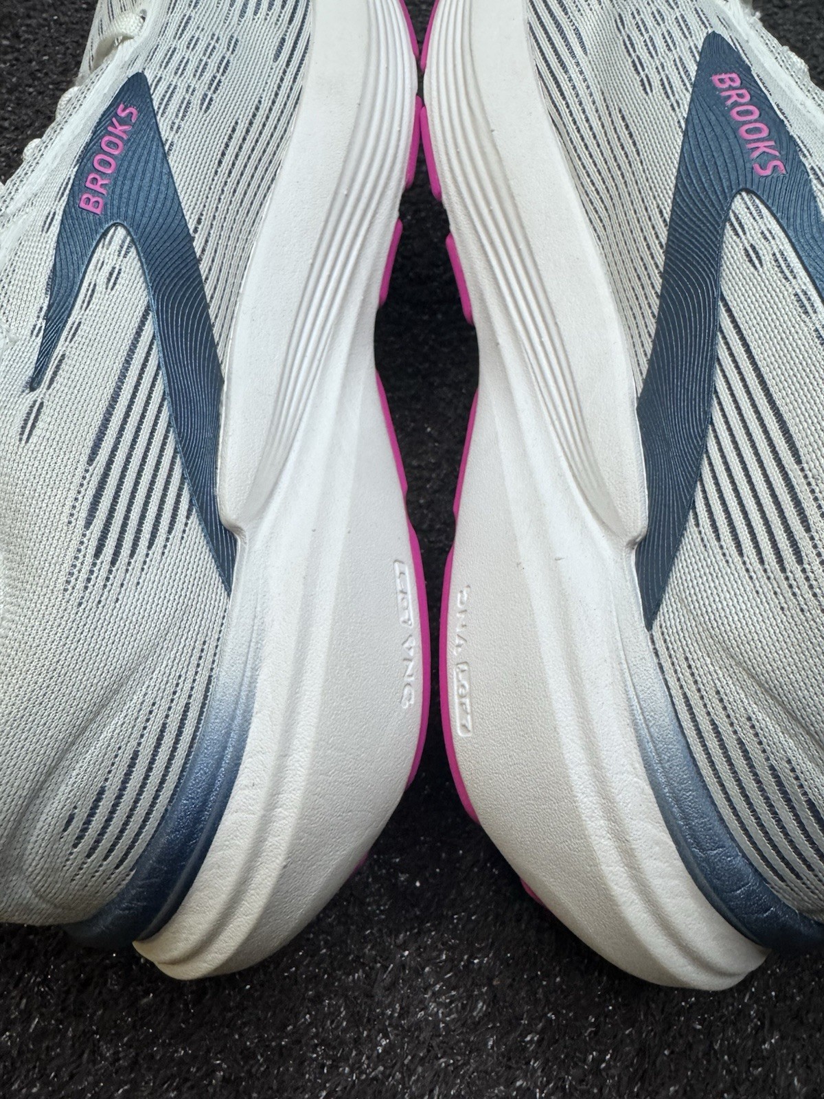 Brooks Revel 8 Women’s Size 8 Running & Walking Shoe White/Moonlight/Pink