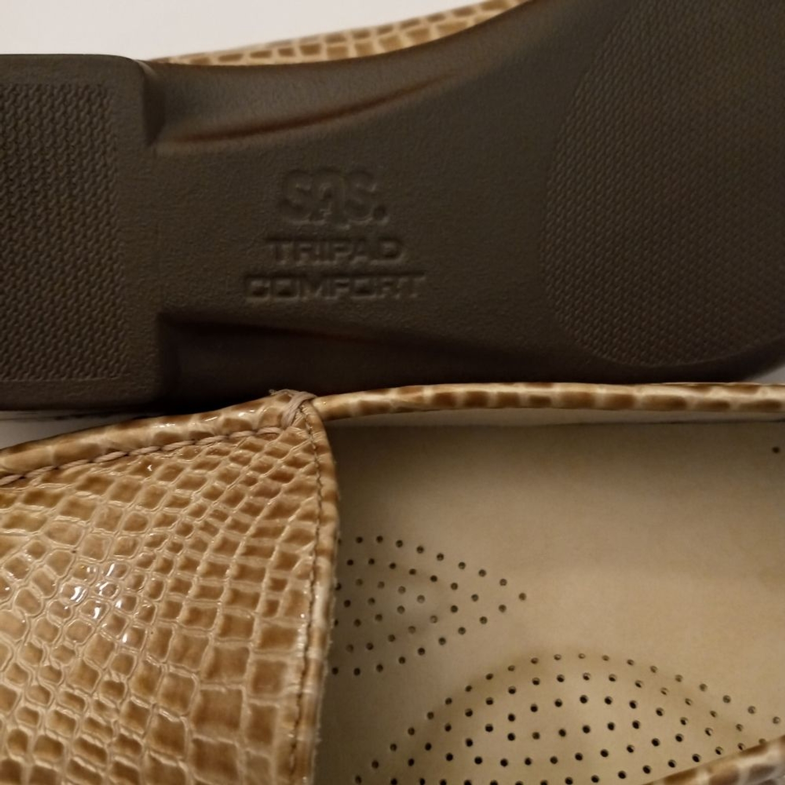 SAS Vintage Snakeskin embossed Patent Leather Loafer sz 7