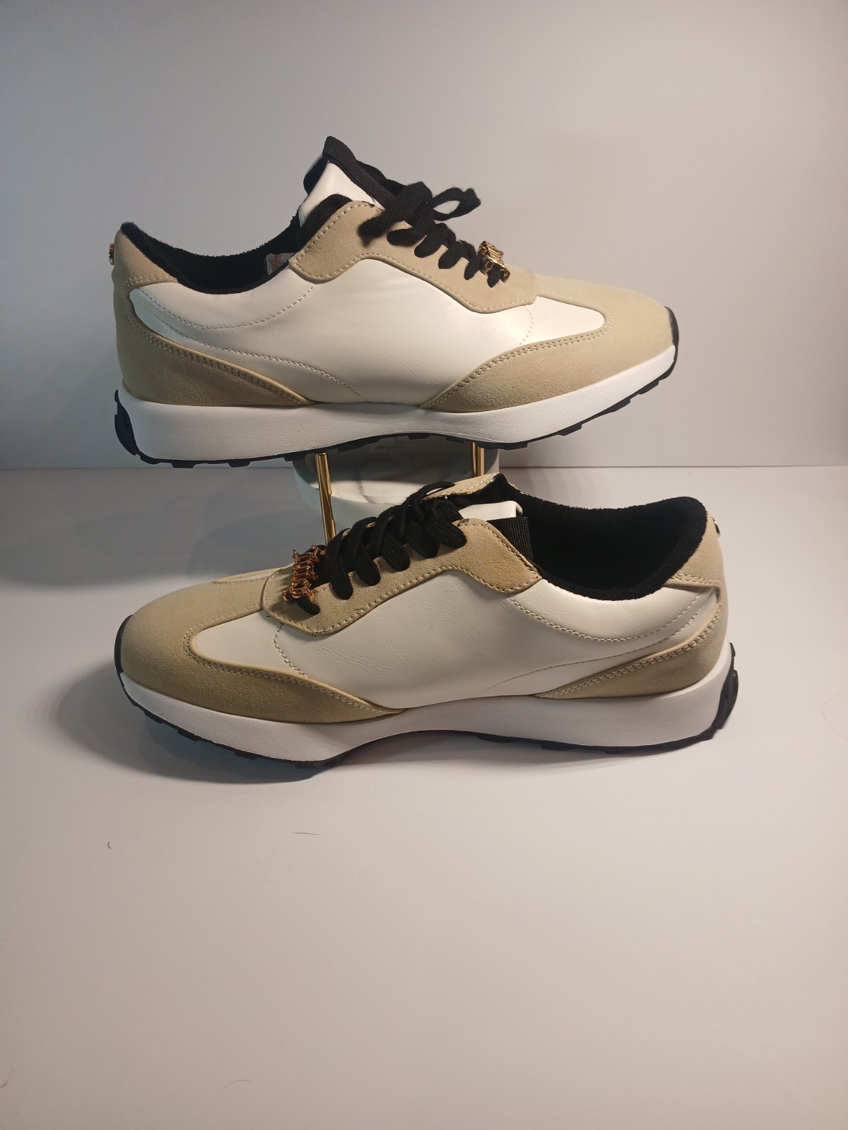 Juicy Couture Women’s Fashion Sneakers White Beige Black Lace Up Casual Shoes