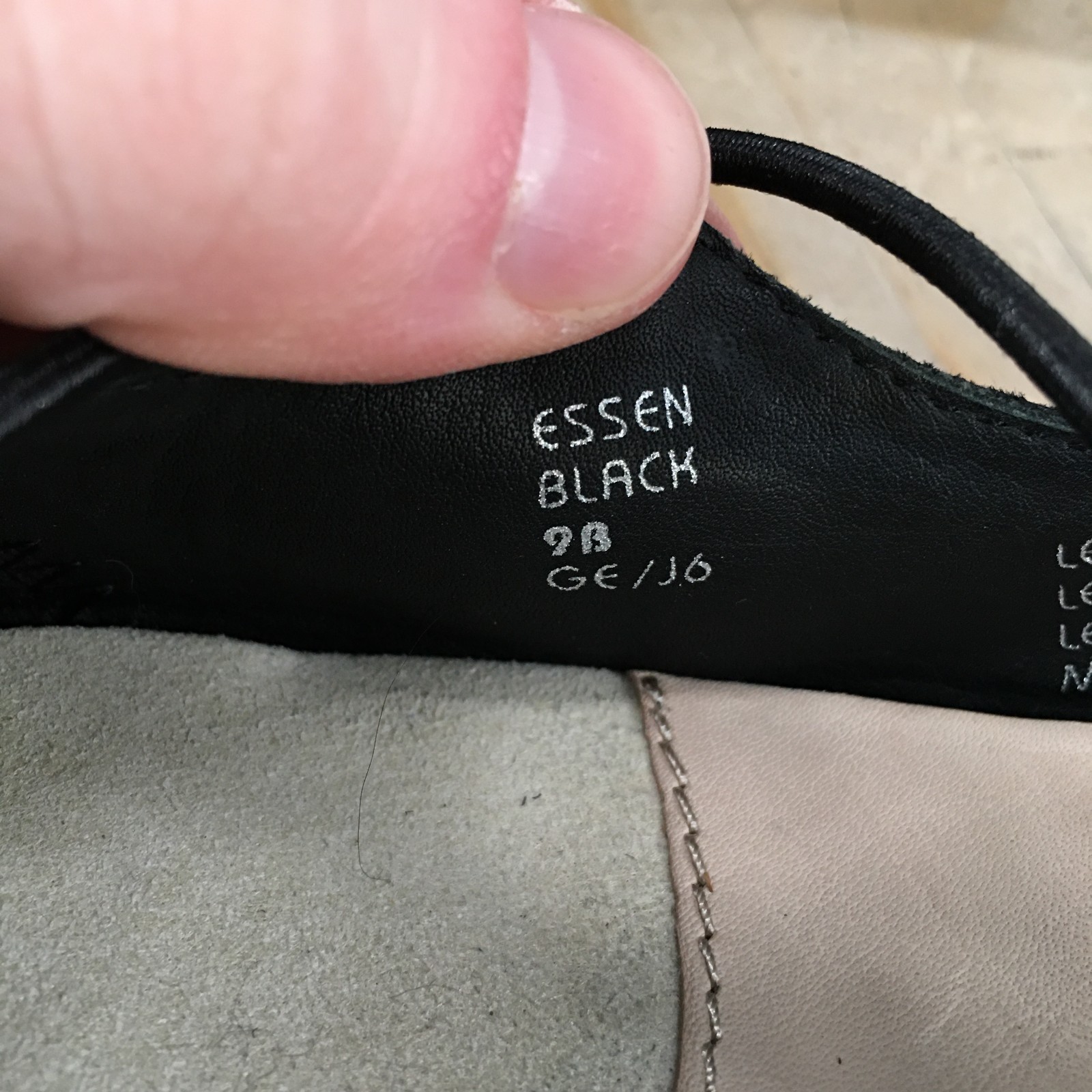 Earthies Essen Shoes Womens 9B Casual Slip On Comfort Ballet Flats Black Leather