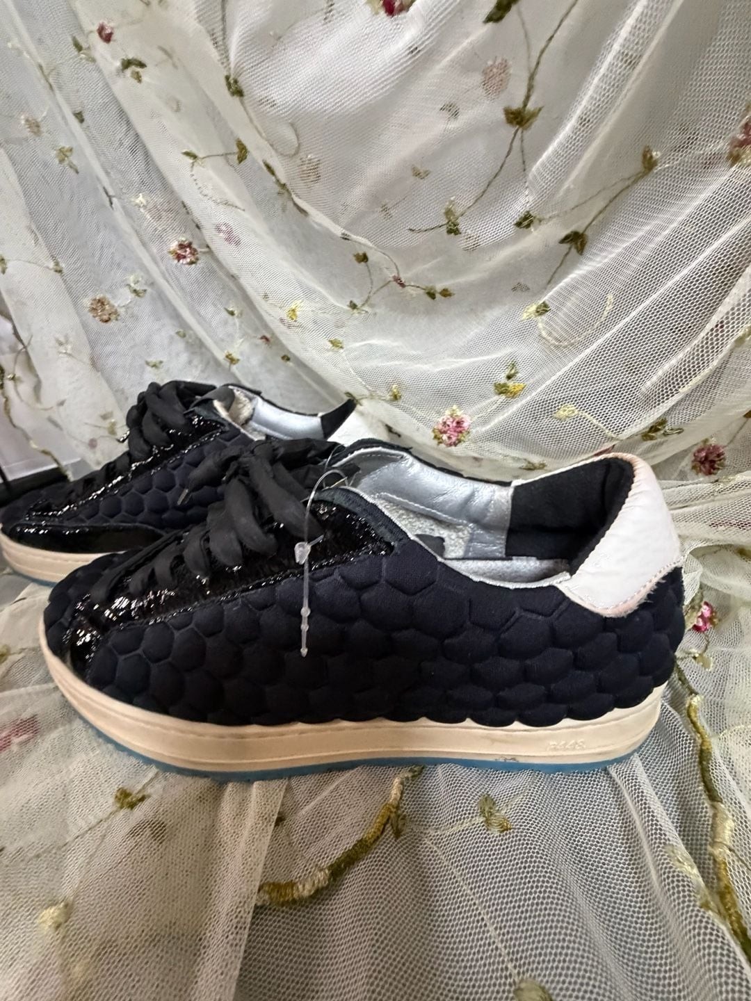P448 Women’s Black Quilted Hexagon Pattern Platform Sneakers