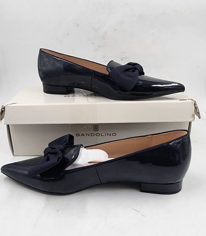 Bandolino Auggie Bow Pointed Toe Patent Tailored Loafers Women’s 8.5 Navy SlipOn