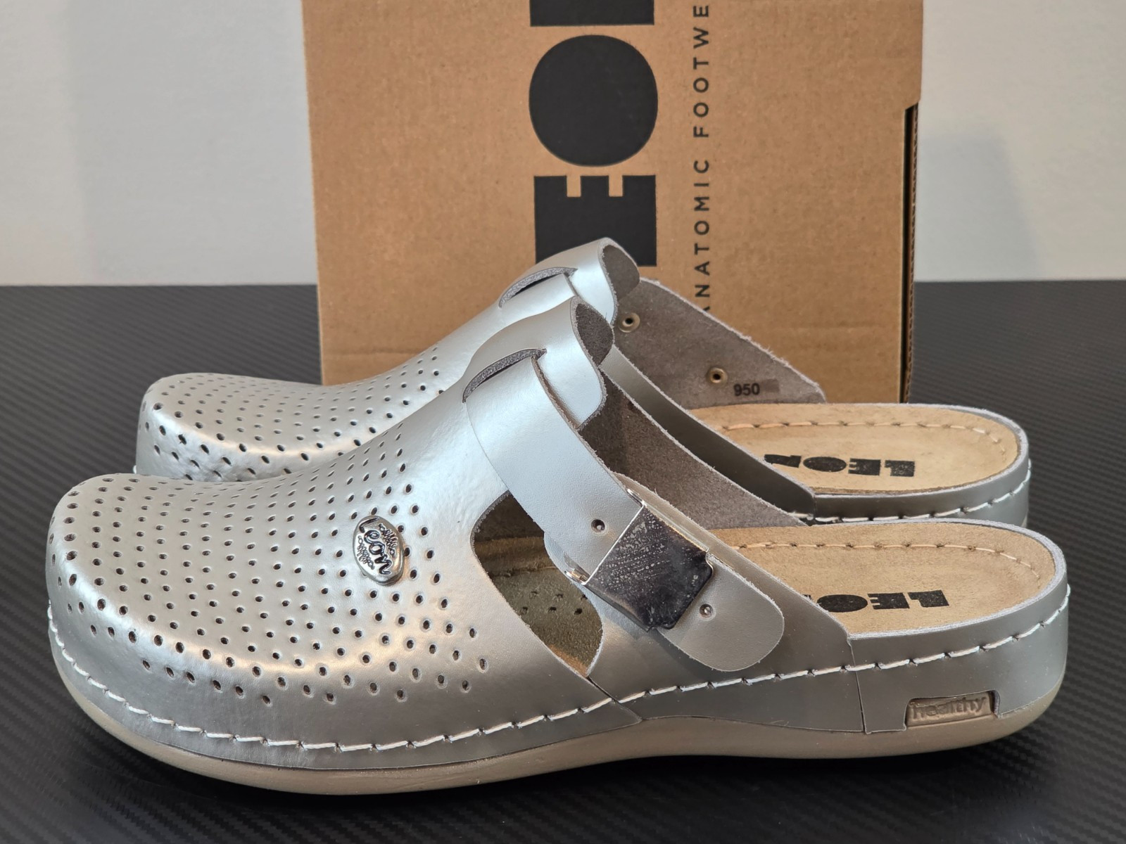 Size US 6 (EU37) Leon Women’s 950 Leather Slip-on Champagne Mule Clogs