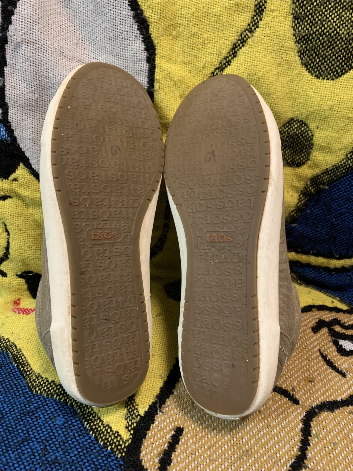 Taos Star Khaki Washed Canvas Comfort Sneakers Lace Up Shoes Womens Sz.10 GUC