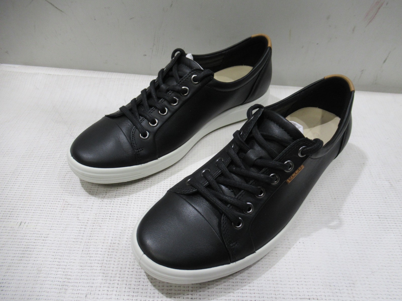 Ecco Women’s Soft 7 Lace-Up Leather Sneaker Casual Shoe Size 9-9.5 Black