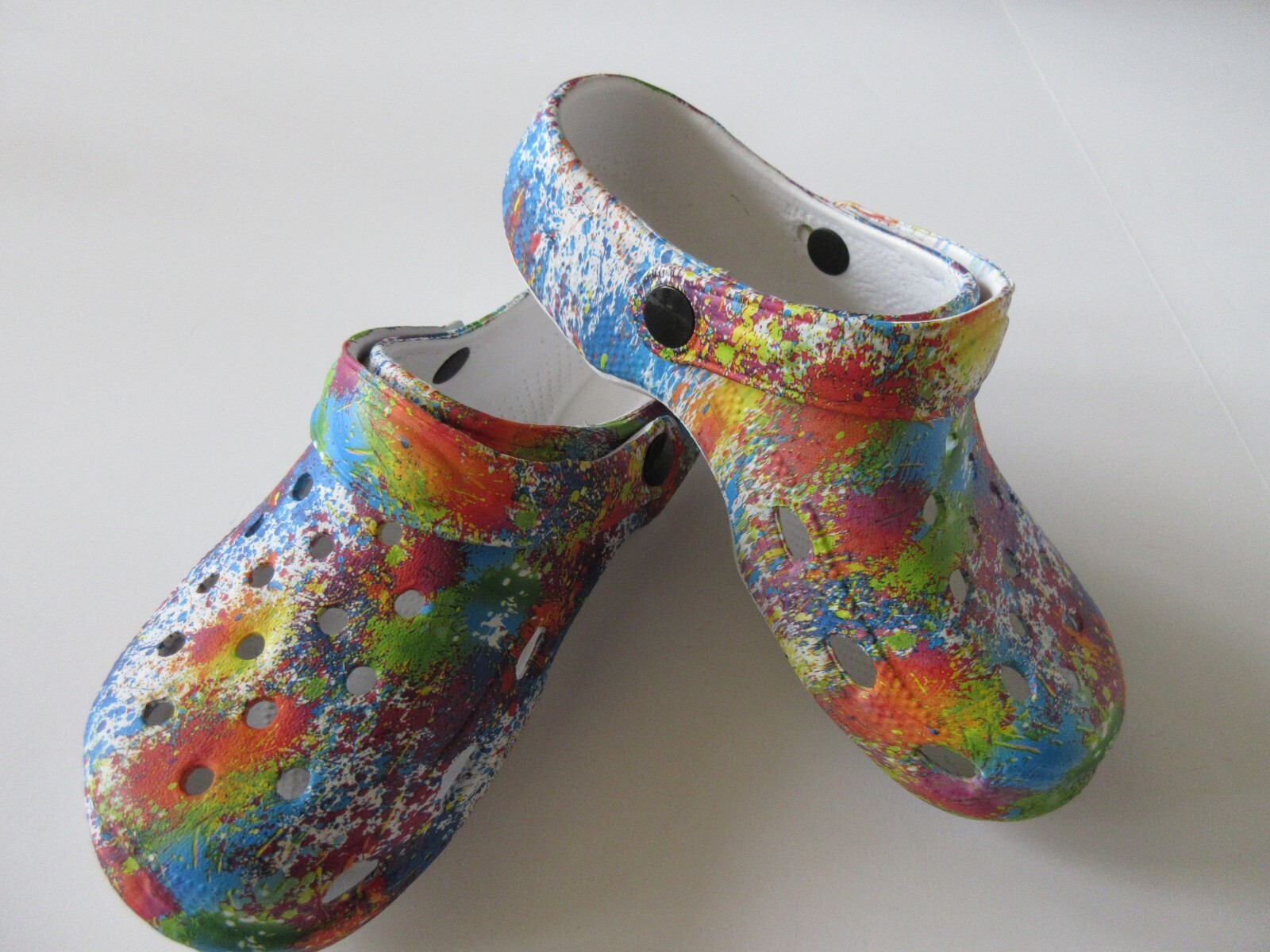 Casual Women’s Slip On Garden Clogs Sandal Paint Splash Variety Of Sizes New