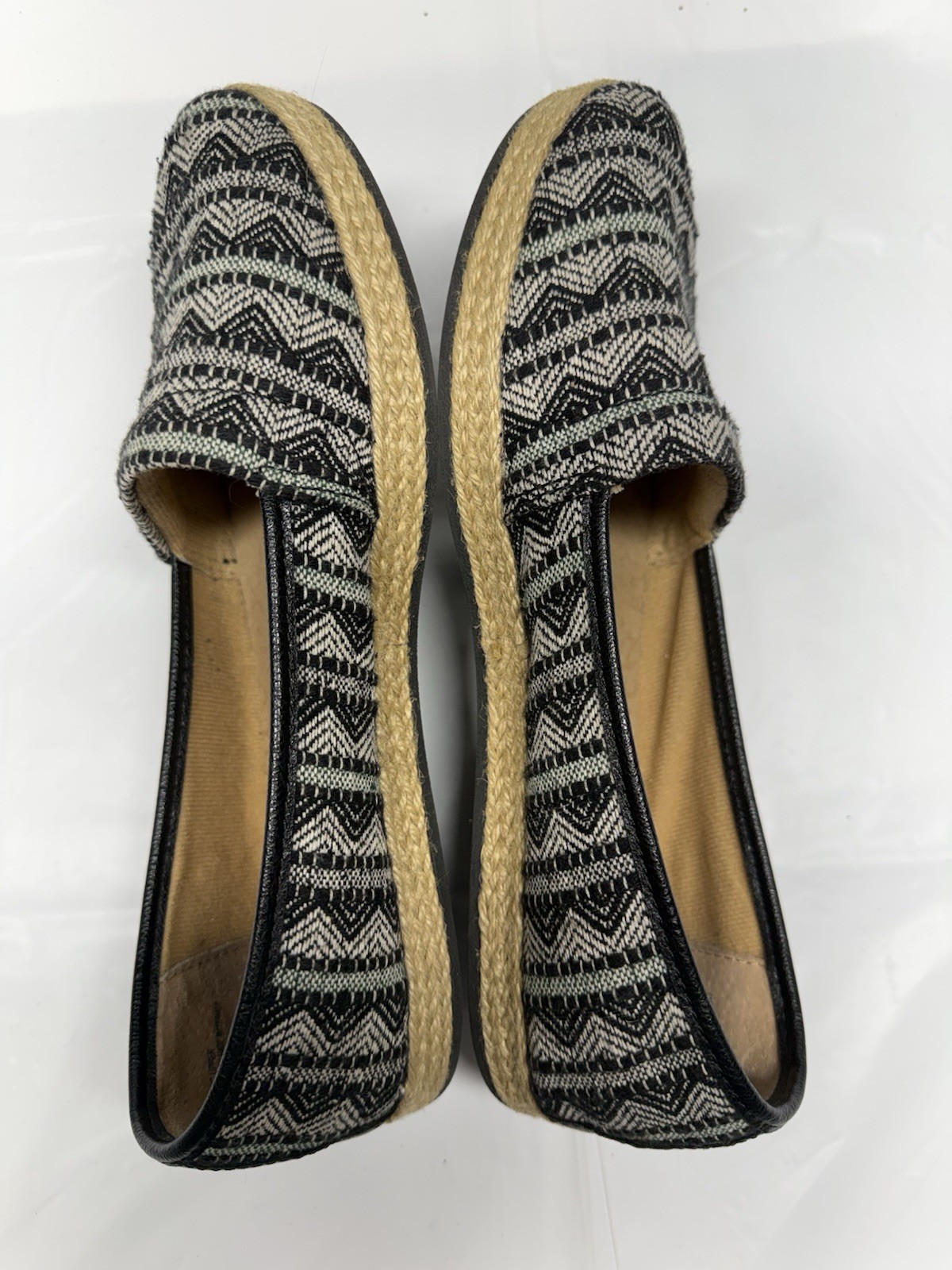 BORN Women’s Black Fabric/Leather Geometric Slip On Shoes Flat Heel Size 7M
