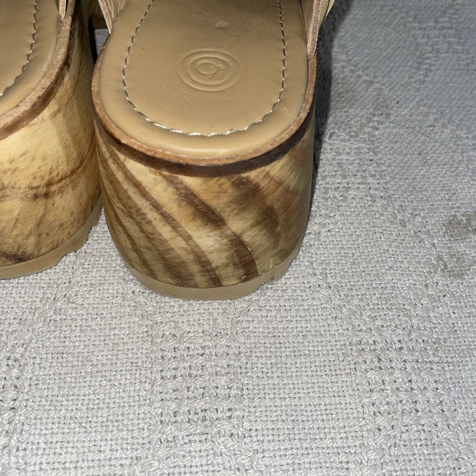 Urban Outfitters Platform Mules Womens Size 9 M Beige Brown Leather Going Out
