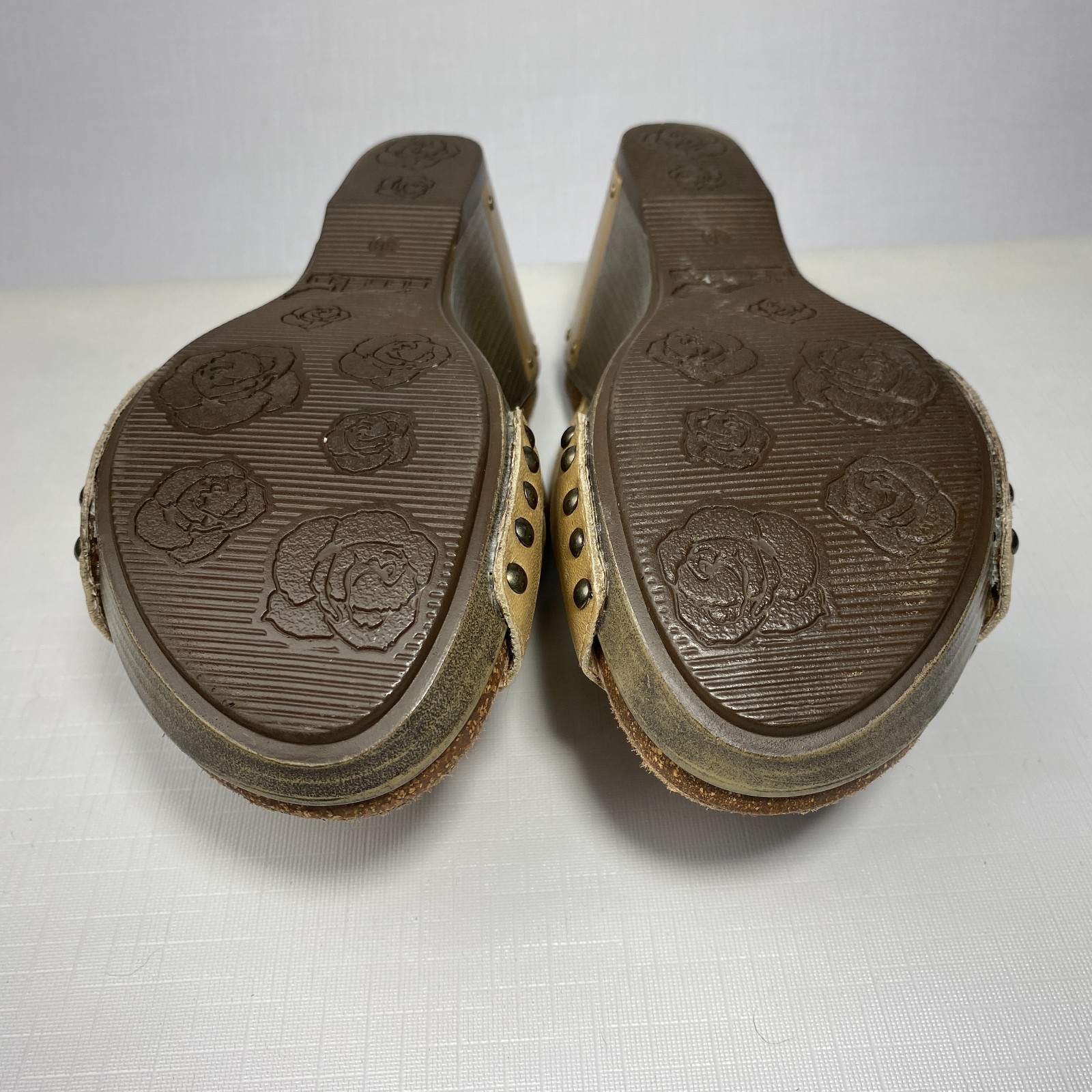Dansko Tan Double Strap Wedge Heel Sandals! Leather Buckle Studded Sz 38 7.5 – 8