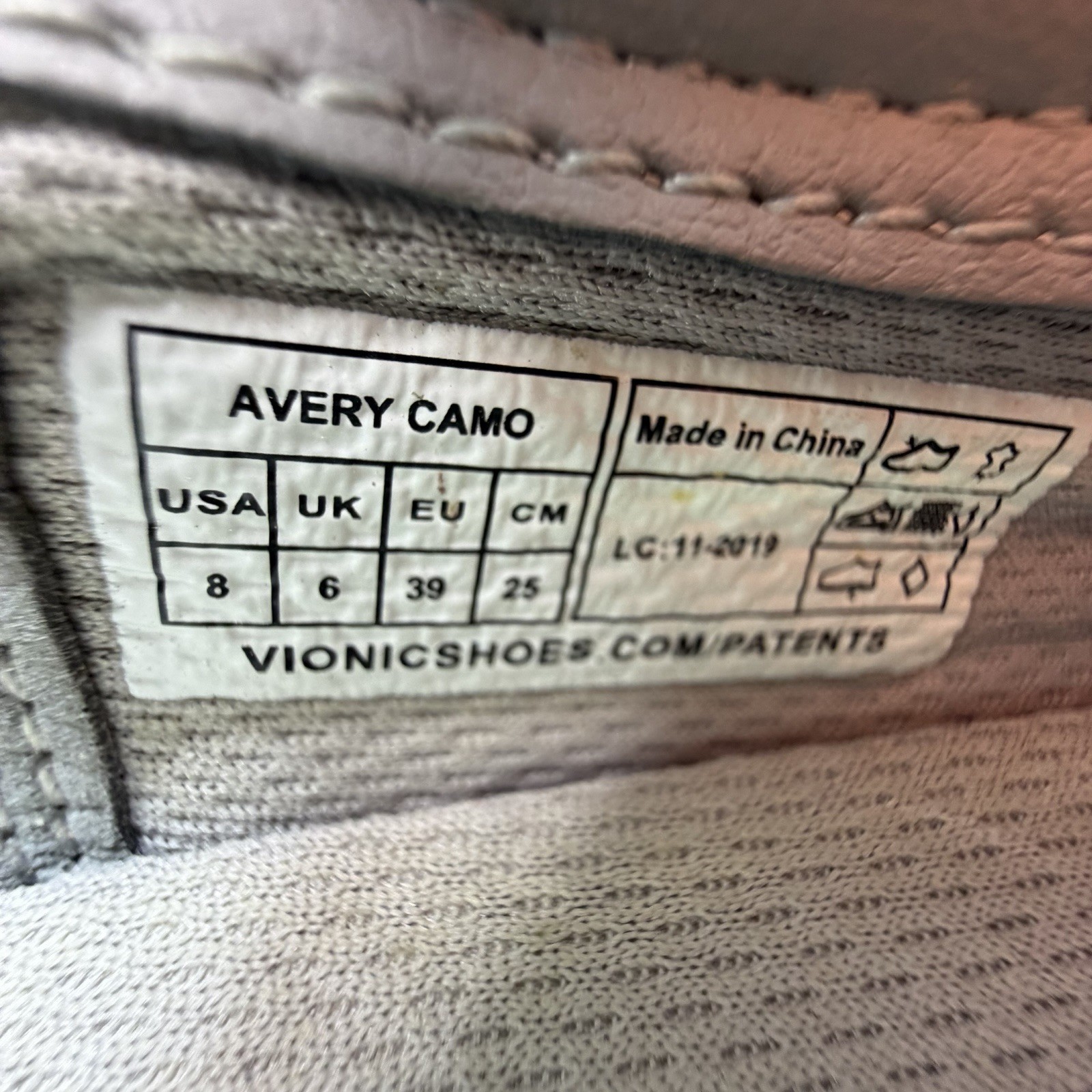 Vionic Avery Camo WOMEN US 8 Grey Suede Slip On Sneaker Vio-Grip Slip Resistant