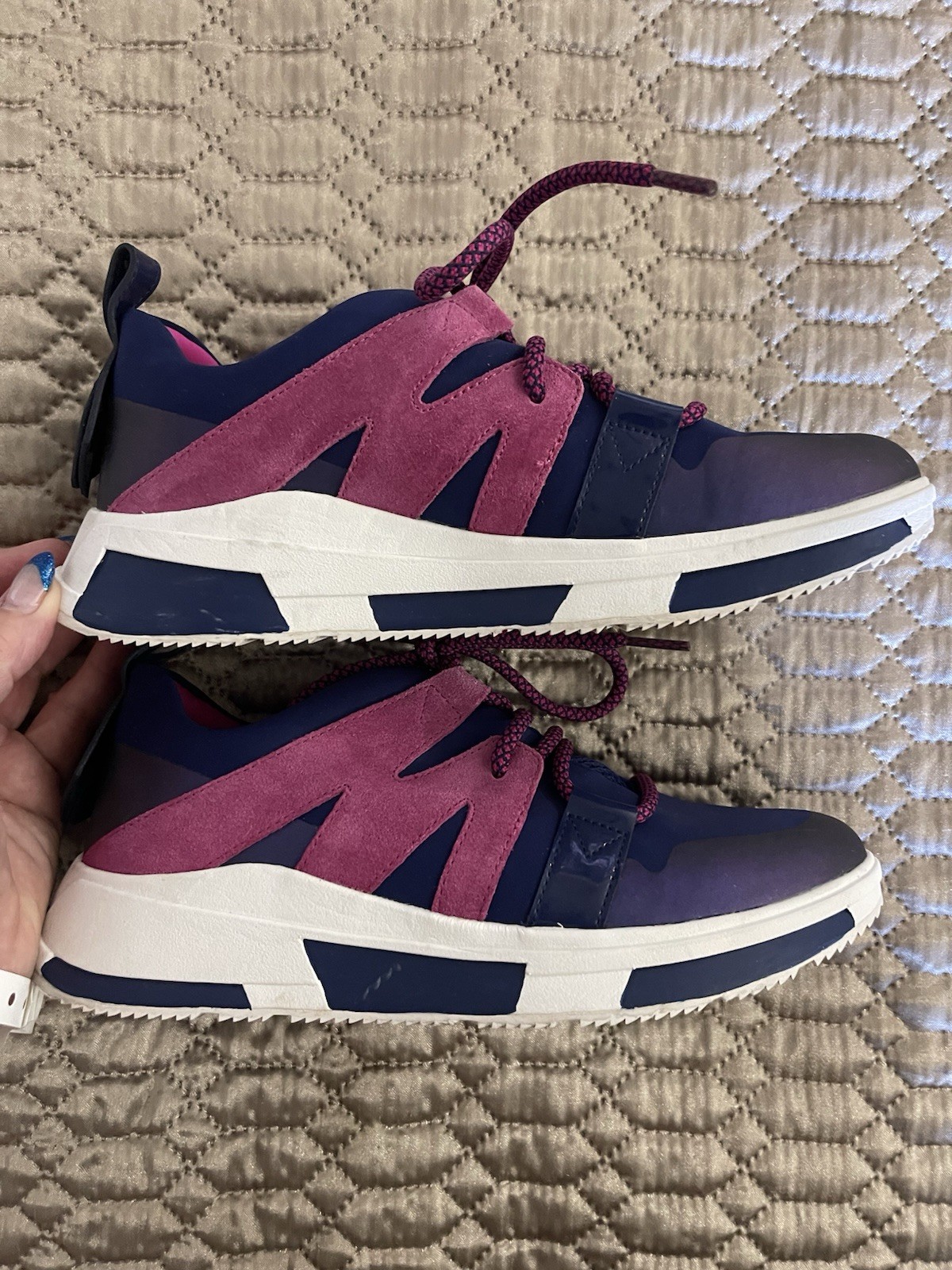 fitflop womens size 7.5 Carrita sneakers. blue/purp fabric/suede. ex cond