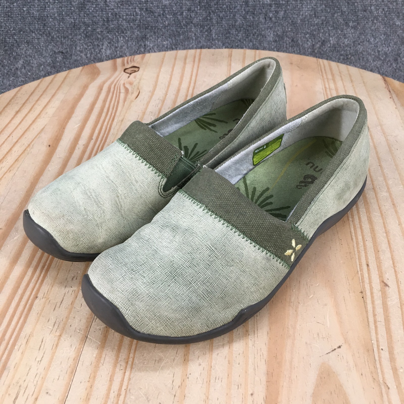 Ahnu Jackie Loafer Flats Womens 6.5 Comfort Slip On Logo Leather Sage Green