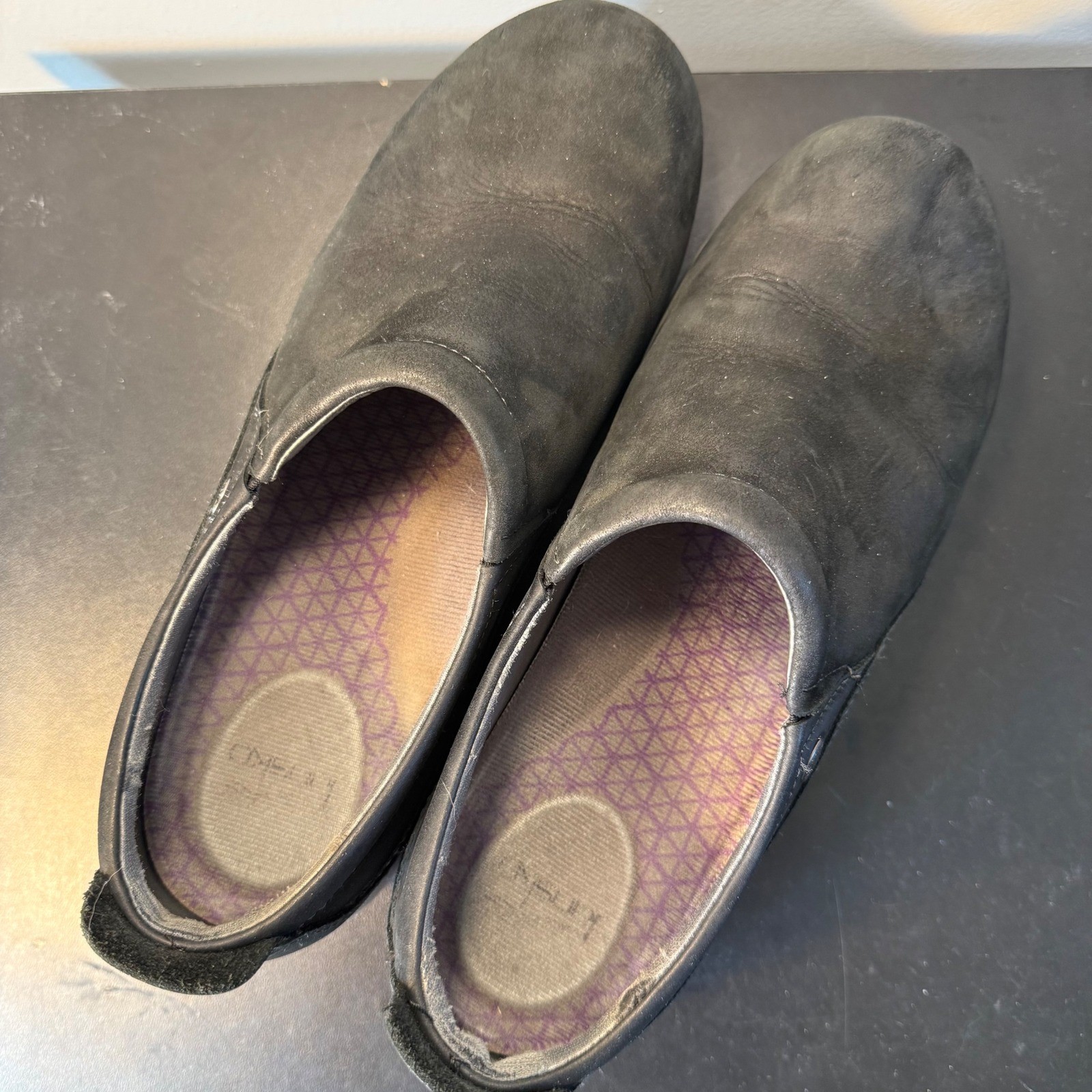 Dansko Patti Slip-On Shoes Black Nubuck Leather Vibram Womens Size 40 / 9.5