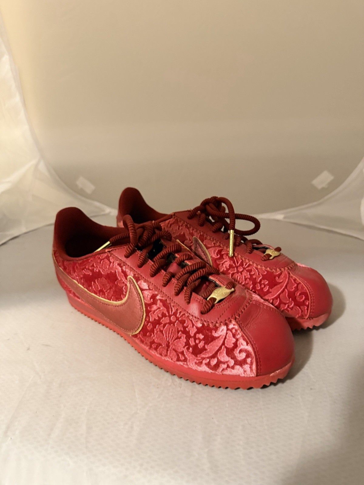 Nike Classic Cortez SE Velvet Red Crush Women’s Style Sneakers Size 7.5 Floral