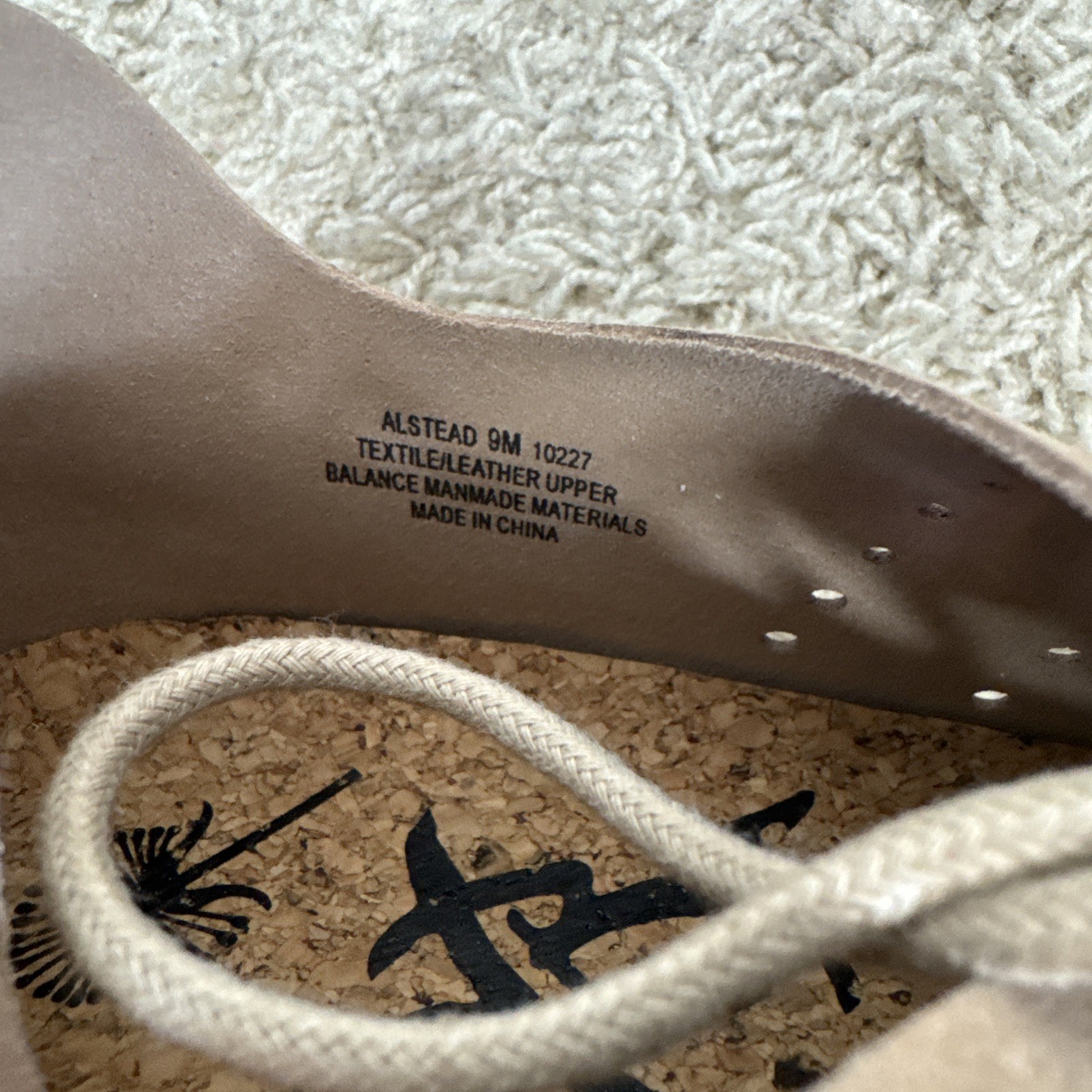 OTBT Women’s Beige Size 9M Lace Up Sneakers Travel Comfort Shoes Cork Footbed