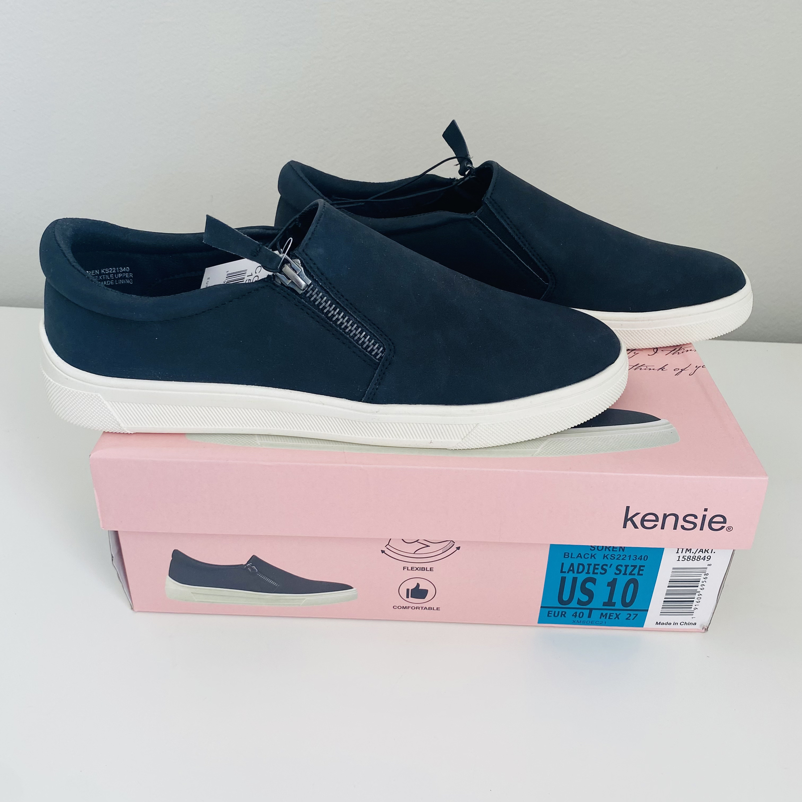 Kensie Women’s Soren Faux Suede Side Zipper Shoe, Black, Size 10 – NWT