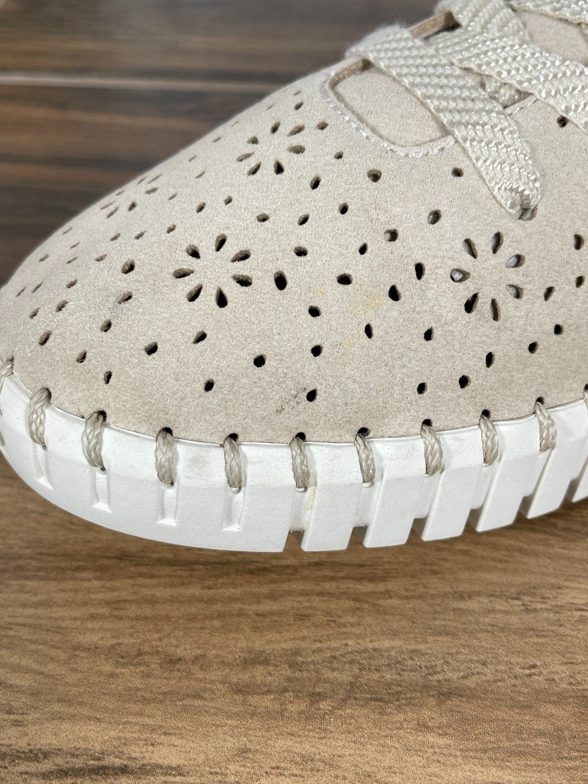 SKECHERS Sepulveda Blvd Floral Maze Shoes Womens Size 8 Natural Casual Sneaker
