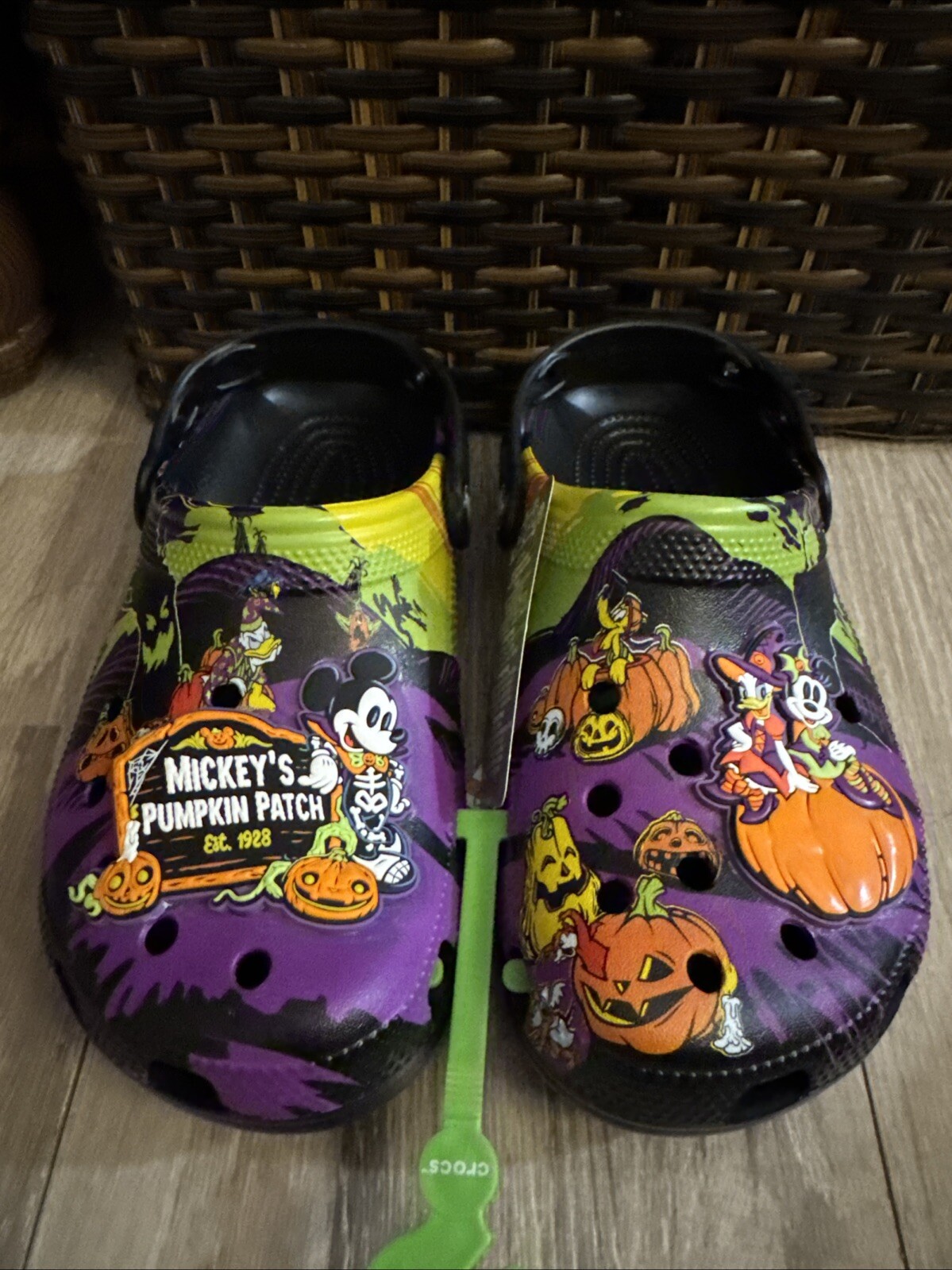 Disney Parks Mickey Mouse Halloween Crocs 2024 Size 7 Women’s NEW