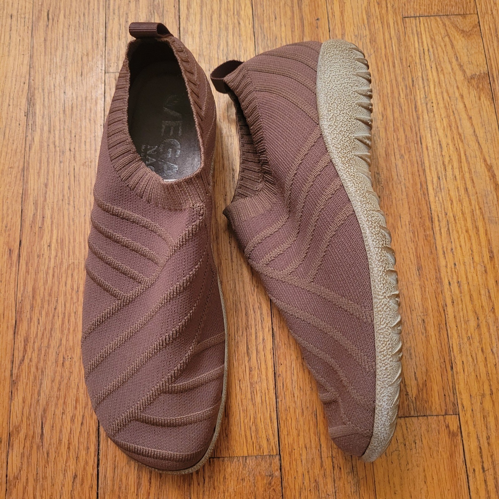 Naot 40 Sneakers Knit Vegan Slip On Textured OKAHU Mauve 9 9.5 Comfort Flat