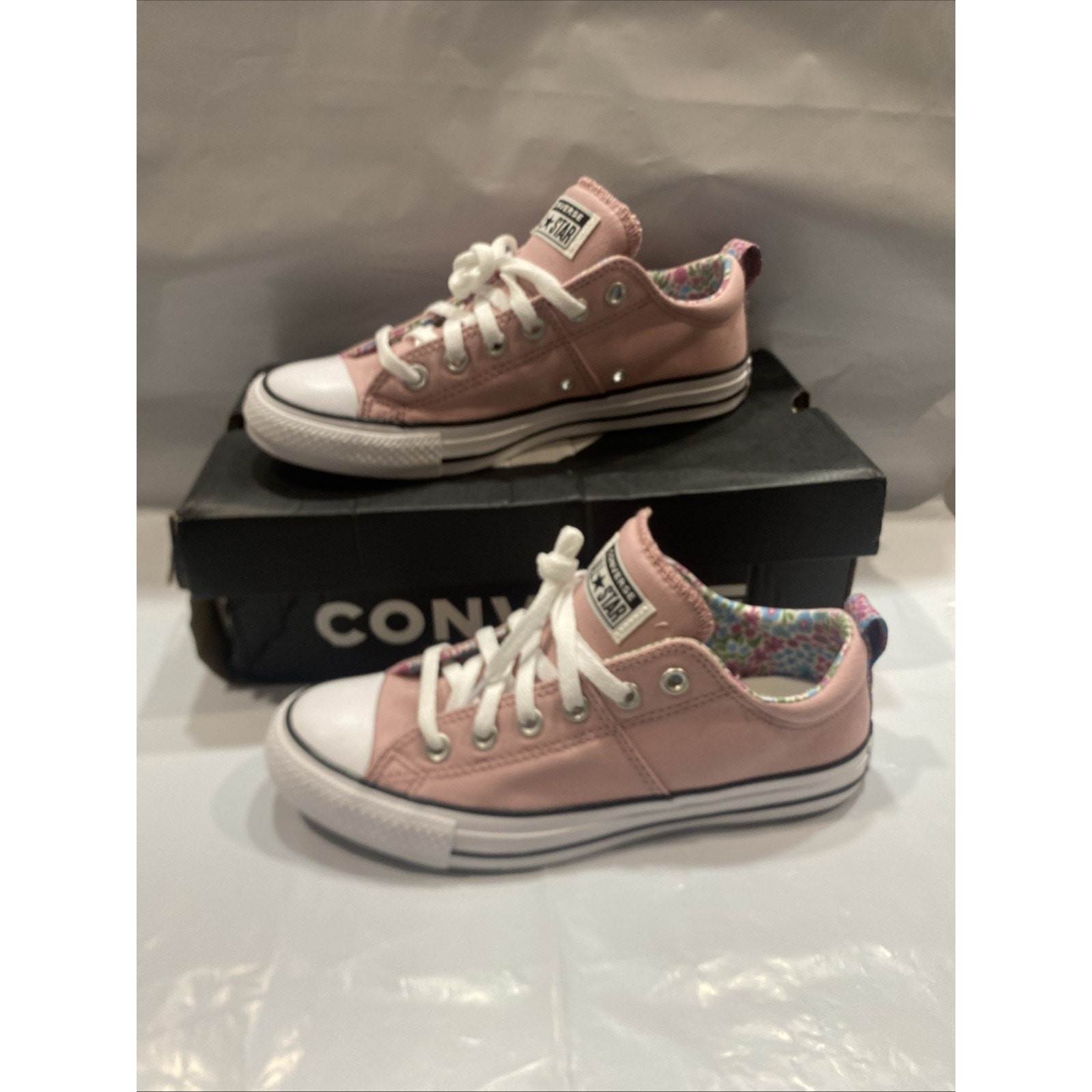NWT Converse Women’s Chuck Taylor All Star Madison Sneaker,Pink/White/Black,9